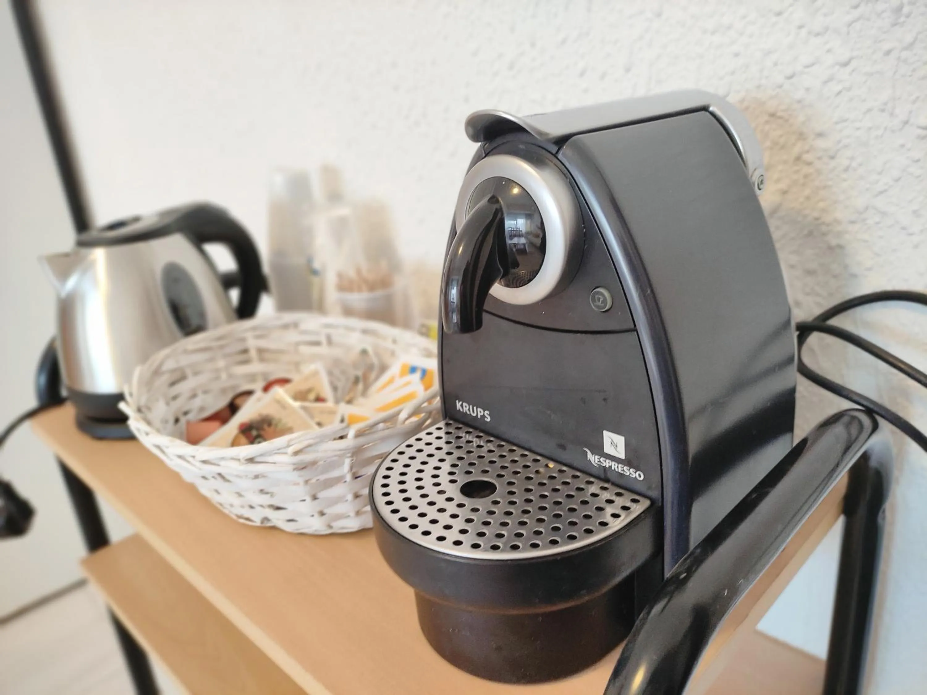 Coffee/tea facilities in Hostal Neus