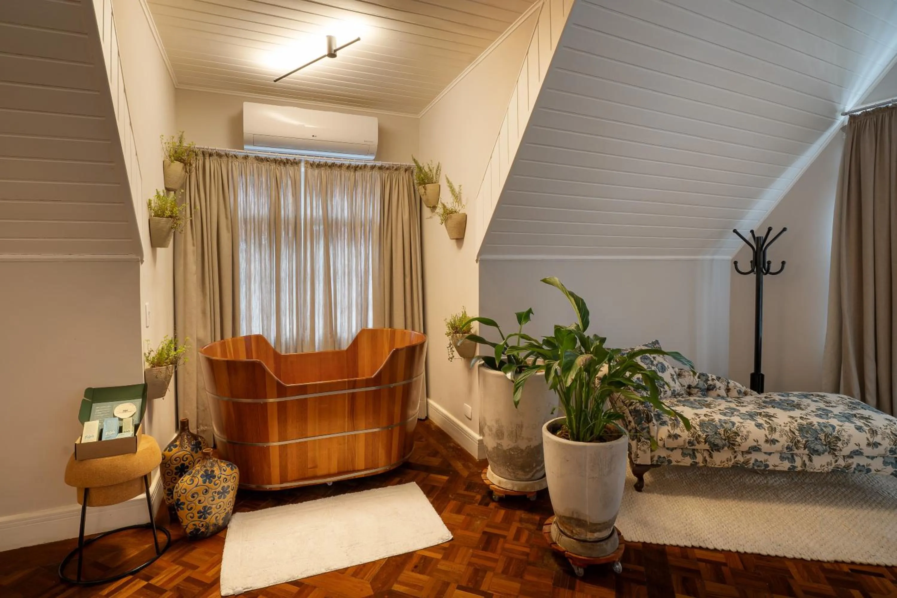 Bath, Bed in Secreto Boutique Hotel