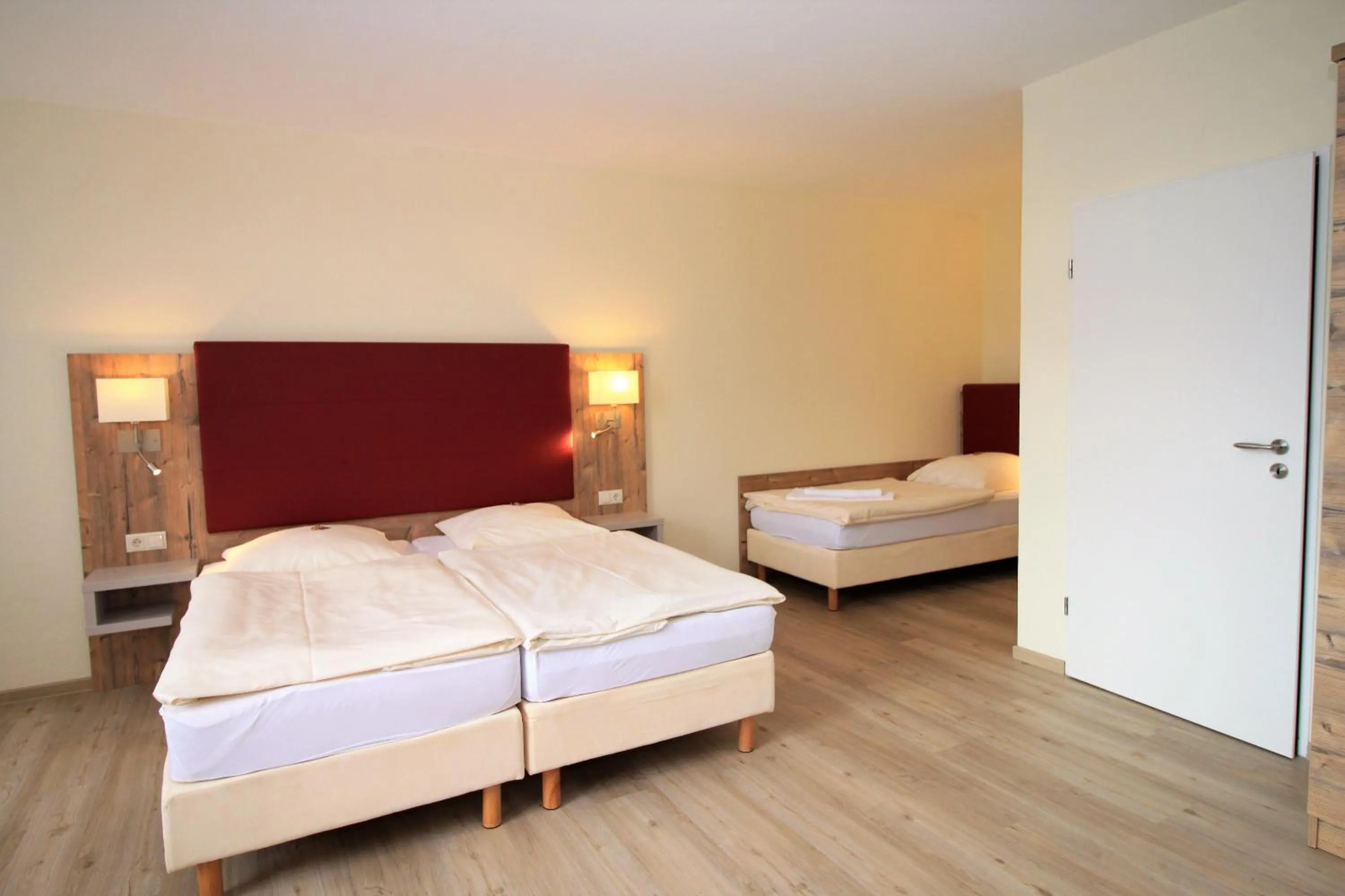 Photo of the whole room, Bed in Hotel am Pferdemarkt