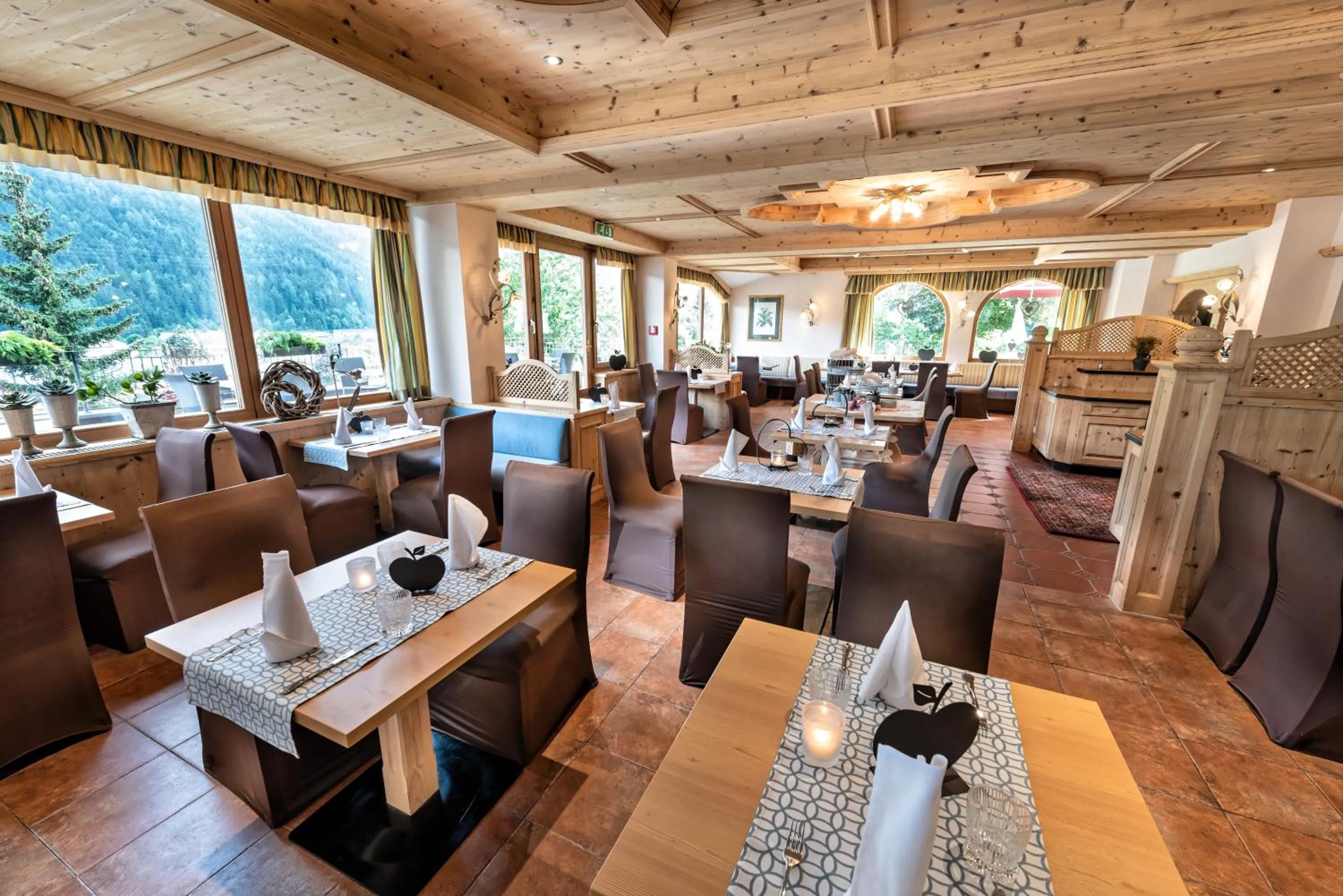 Restaurant/places to eat in Das Posthaus stubai&smart Hotel