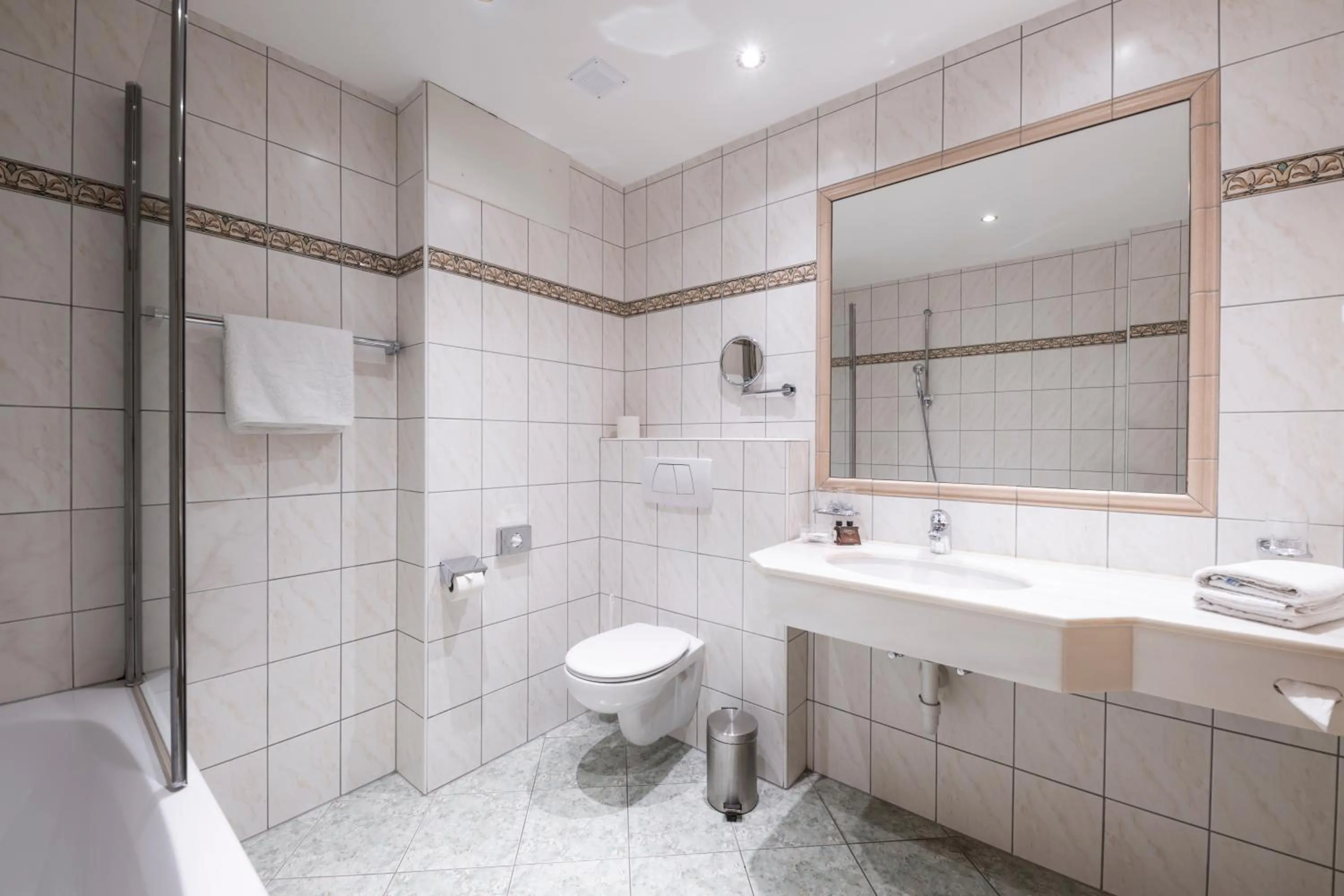 Bathroom in Das Posthaus stubai&smart Hotel