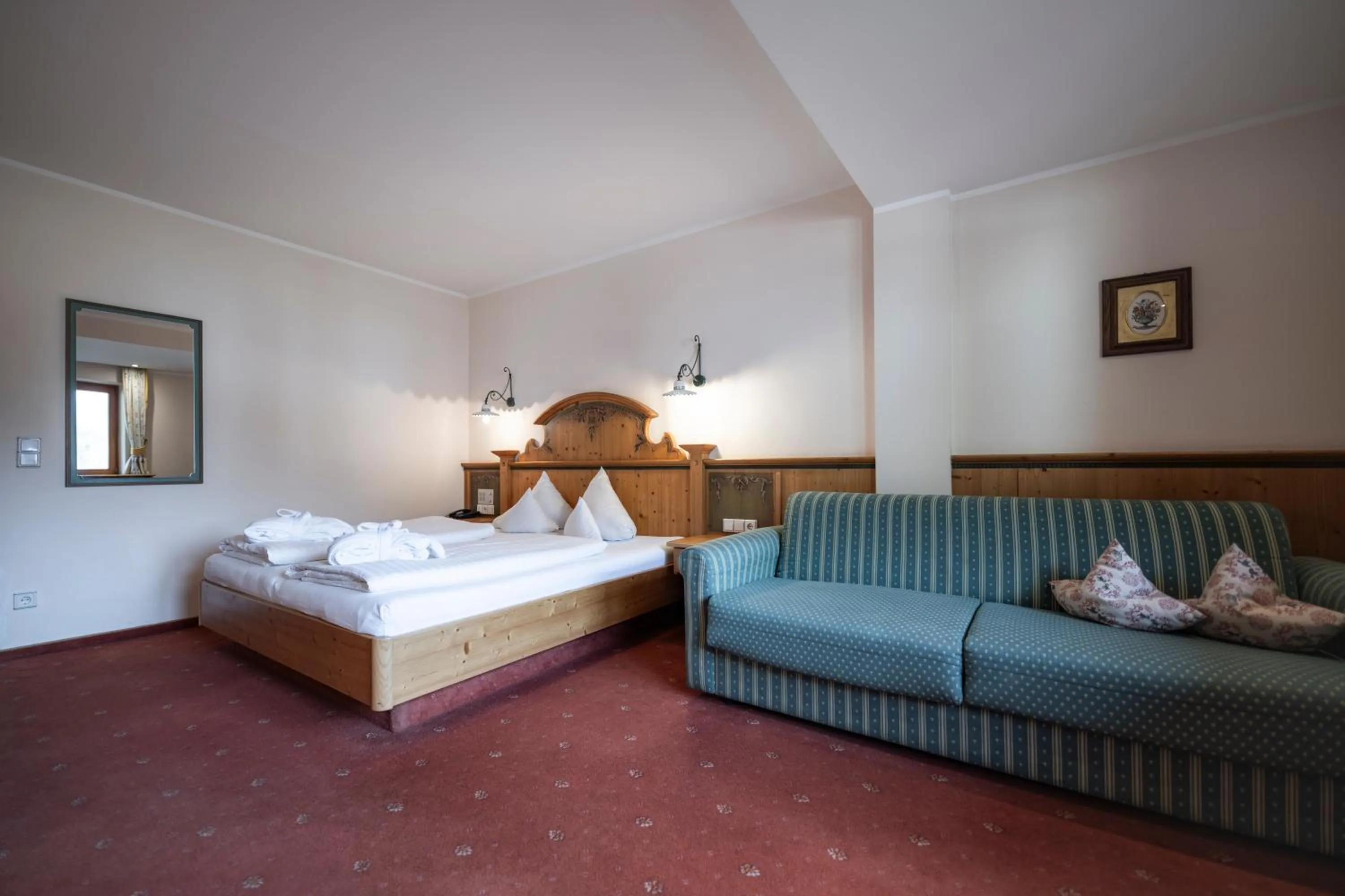 Photo of the whole room, Bed in Das Posthaus stubai&smart Hotel