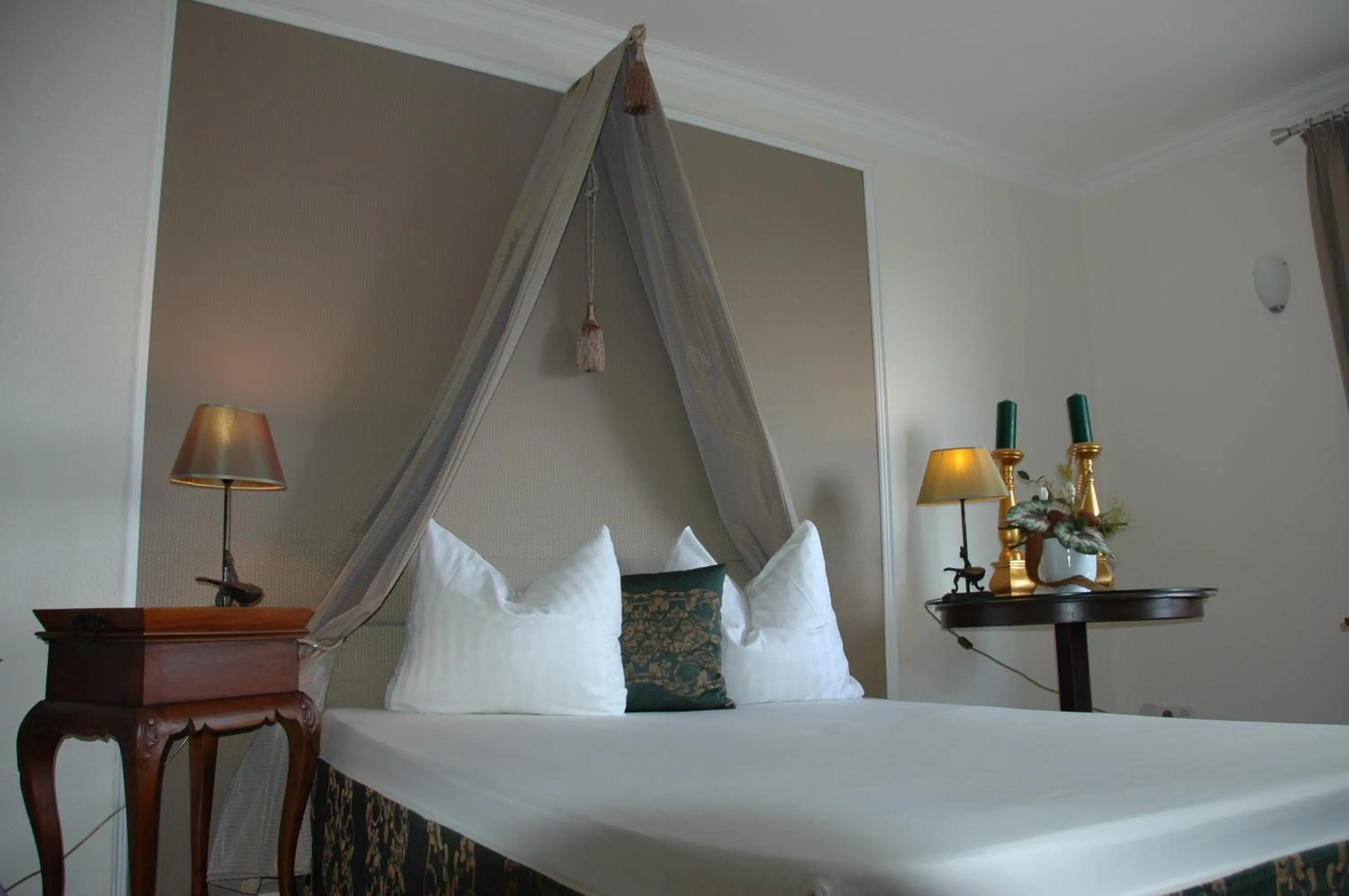 Photo of the whole room in Landsitz Kapellenhöhe, Hotel Garni