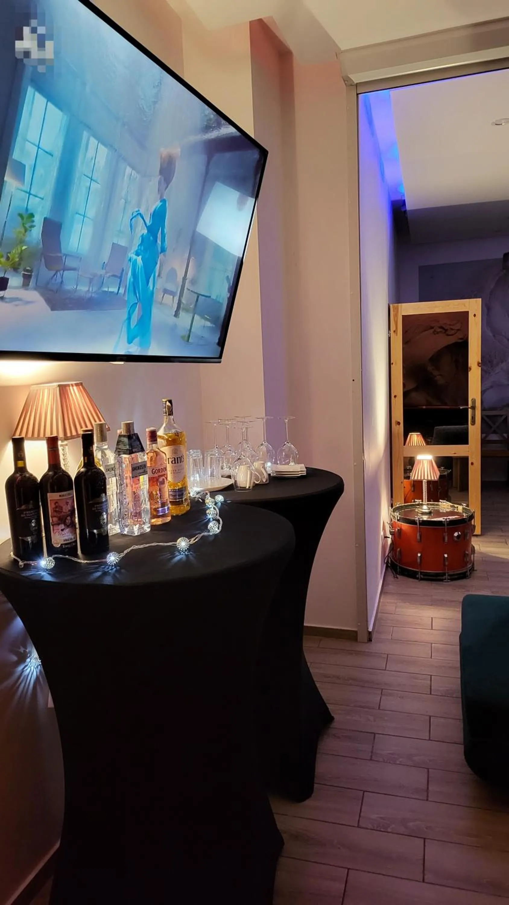 TV and multimedia in Apartamenty PRETTY WOMAN meldunek samodzielny 24h - noclegi Bytom Chorzów Katowice