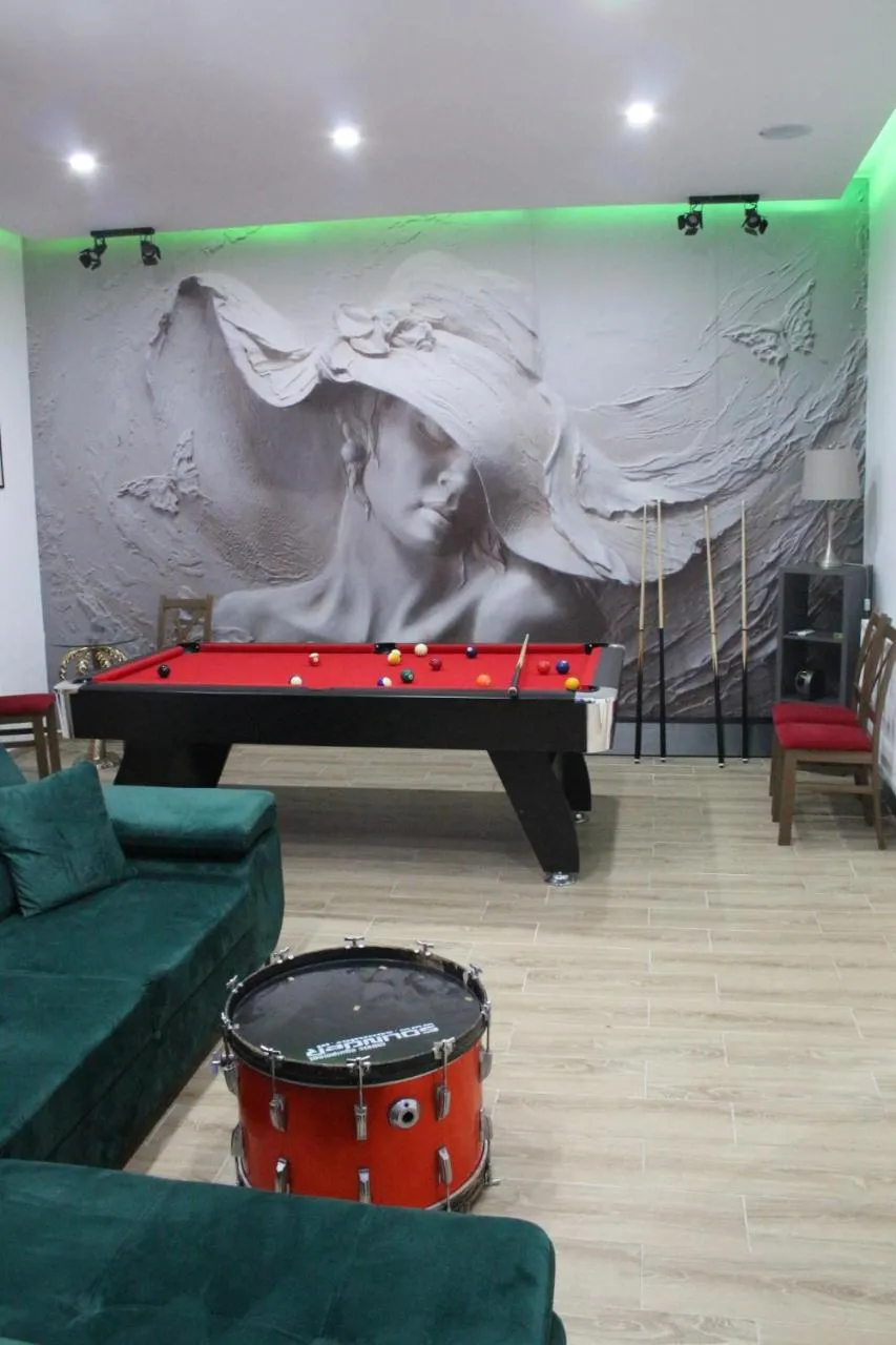Billiard in Apartamenty PRETTY WOMAN meldunek samodzielny 24h - noclegi Bytom Chorzów Katowice