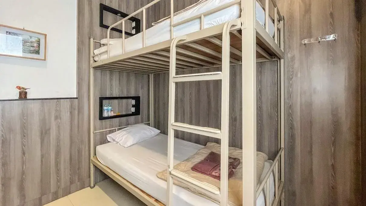 Standard Double Room with Shared Bathroom in The Cabin Tanjung Yogyakarta Standard Double Room with Shared Bathroom in The Cabin Tanjung Yogyakarta