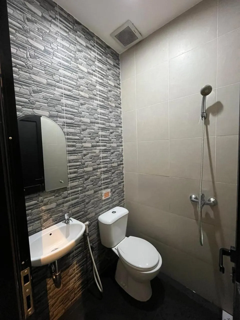 Shower in The Cabin Tanjung Yogyakarta