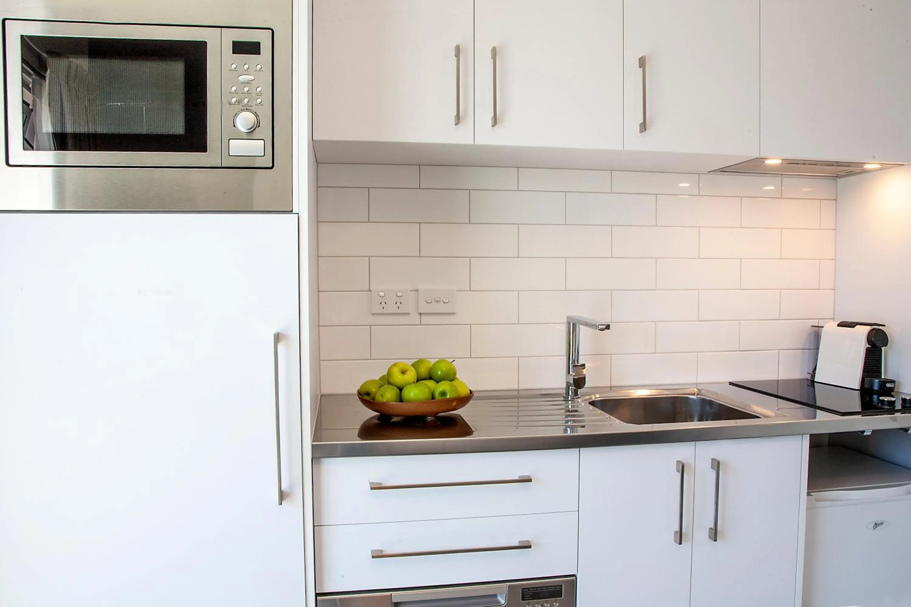 Kitchen or kitchenette in Sojourn Apartment Hotel - Riddiford