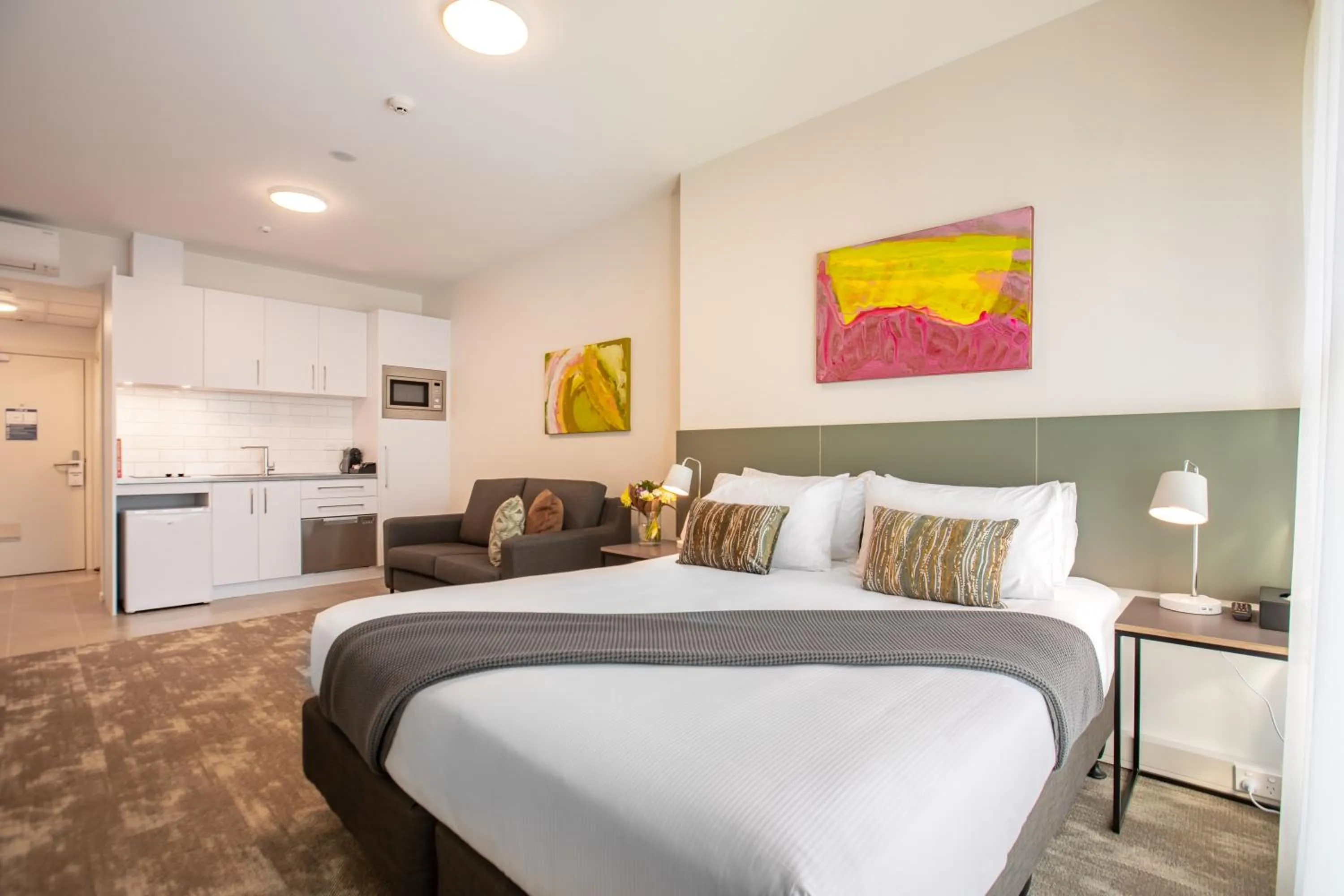 Bed in Sojourn Apartment Hotel - Riddiford