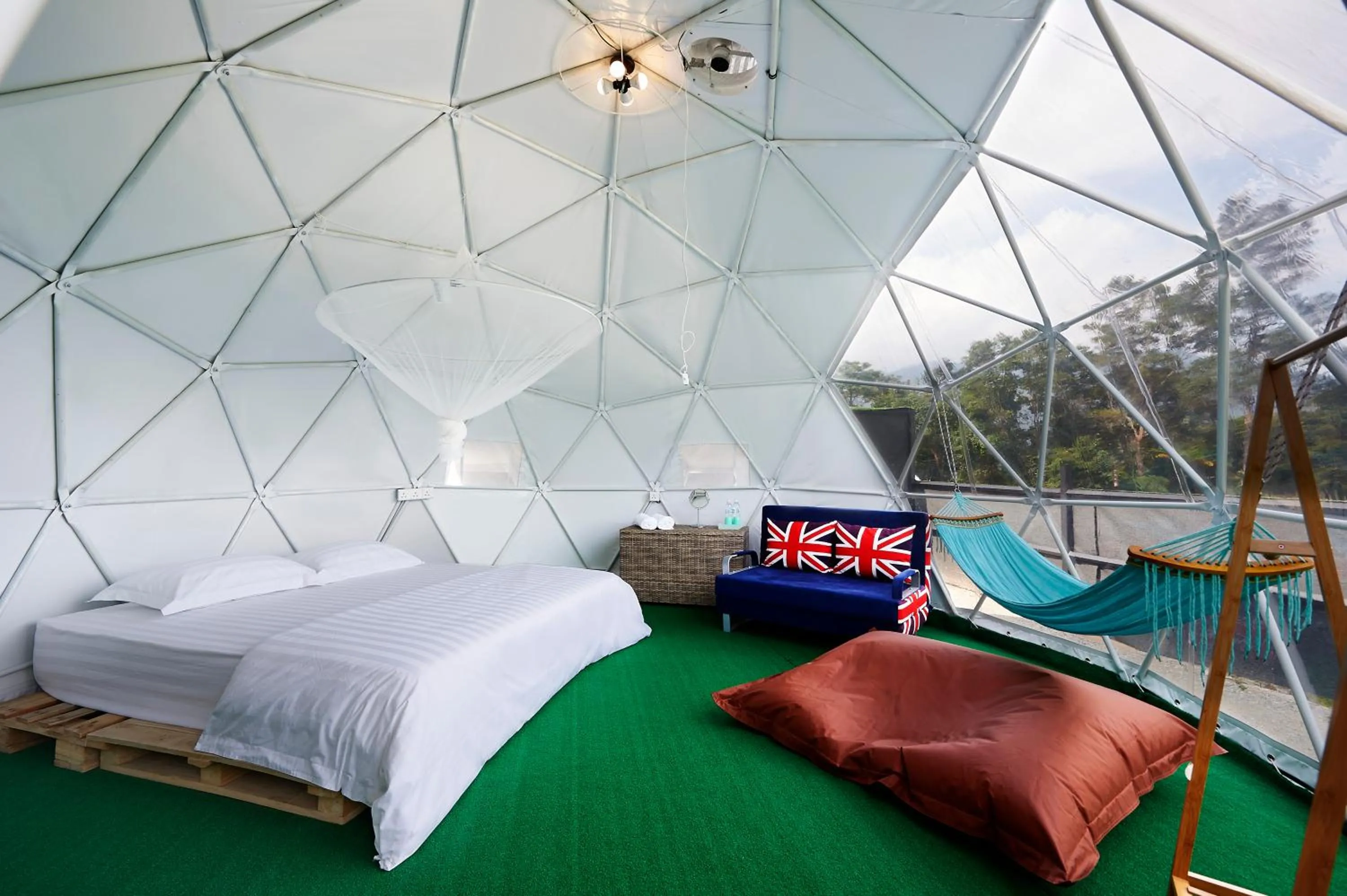 Bedroom, Bed in Glamz at Genting