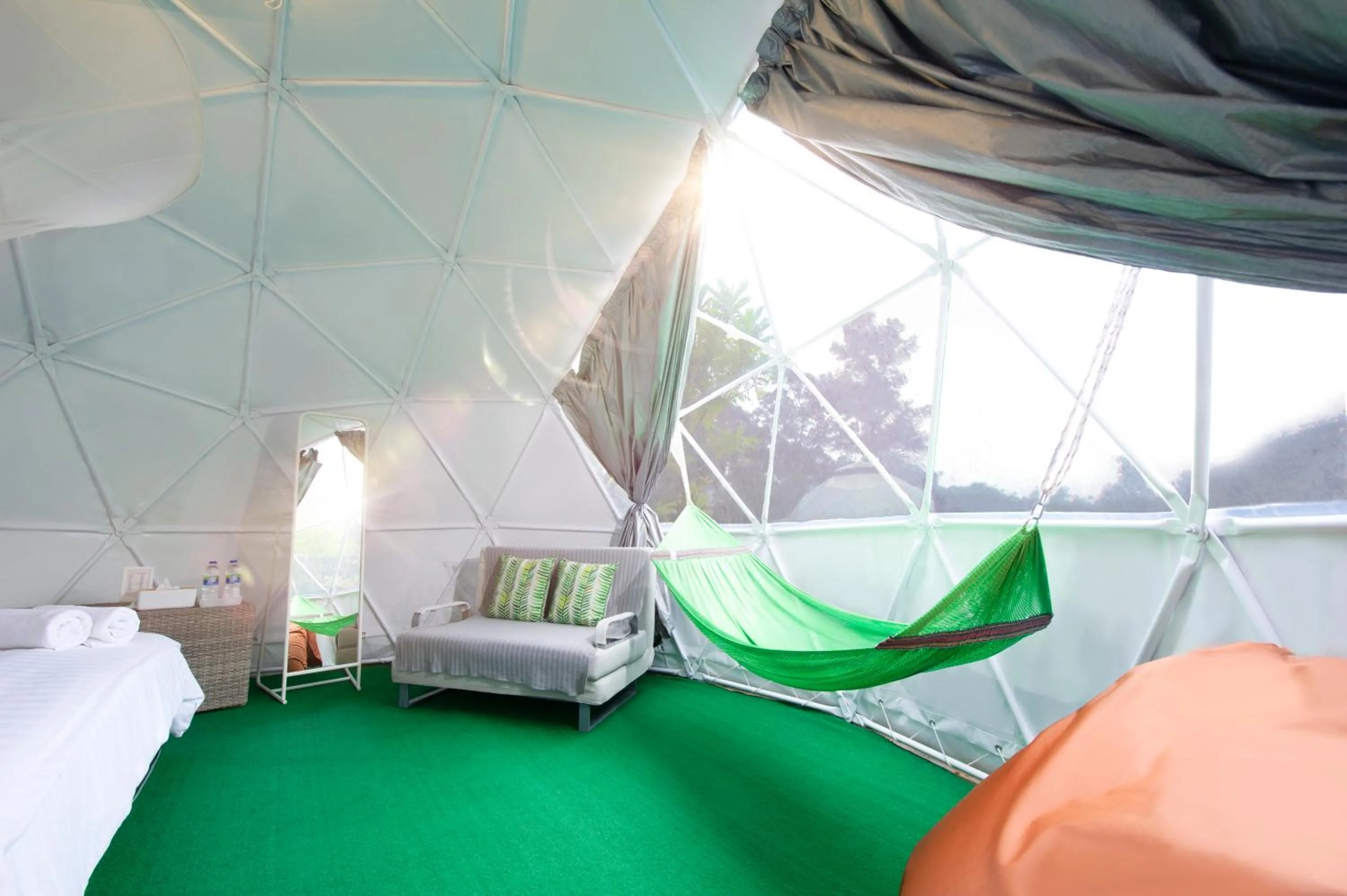 Bedroom, Bed in Glamz at Genting