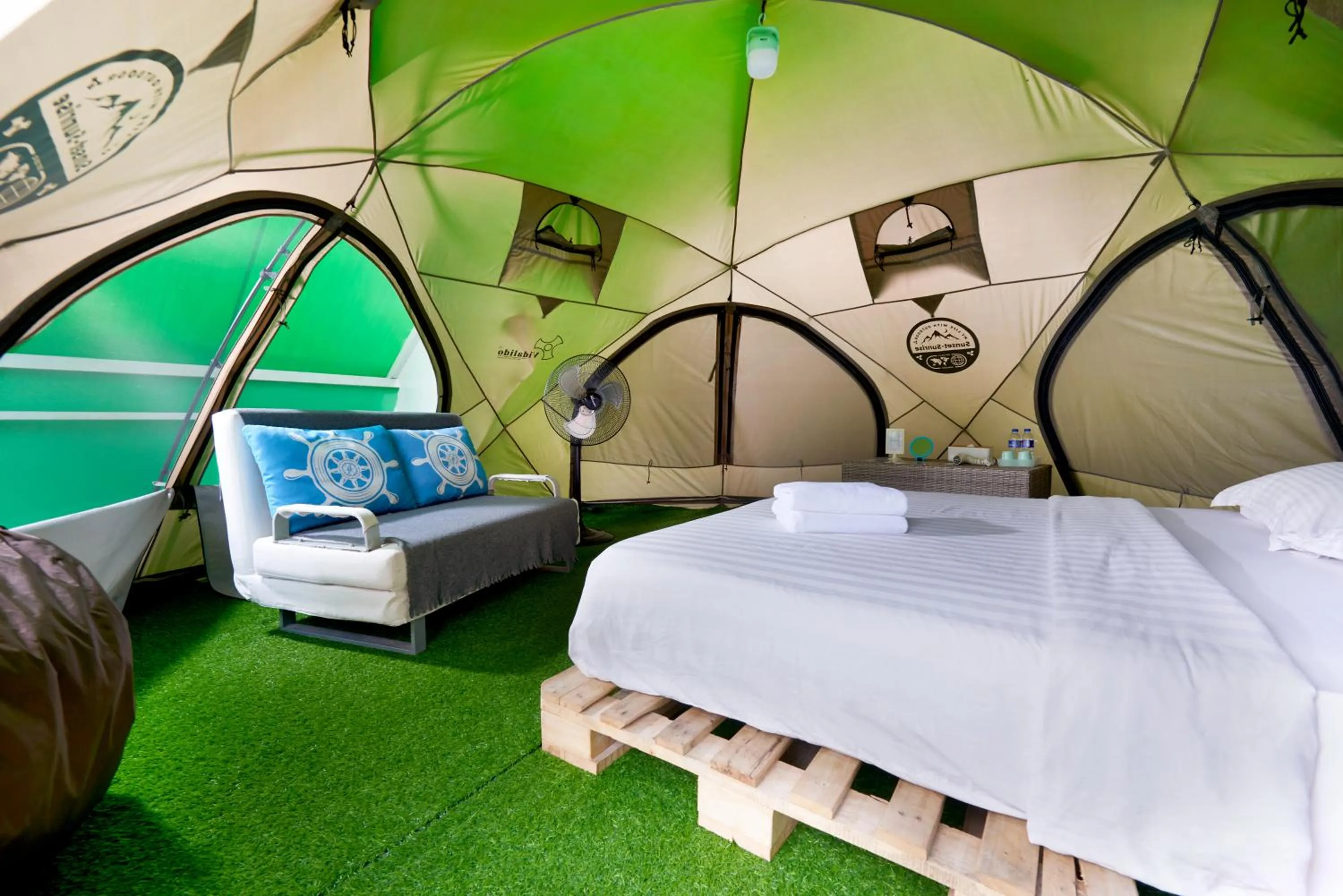 Photo of the whole room, Bed in Glamz at Genting