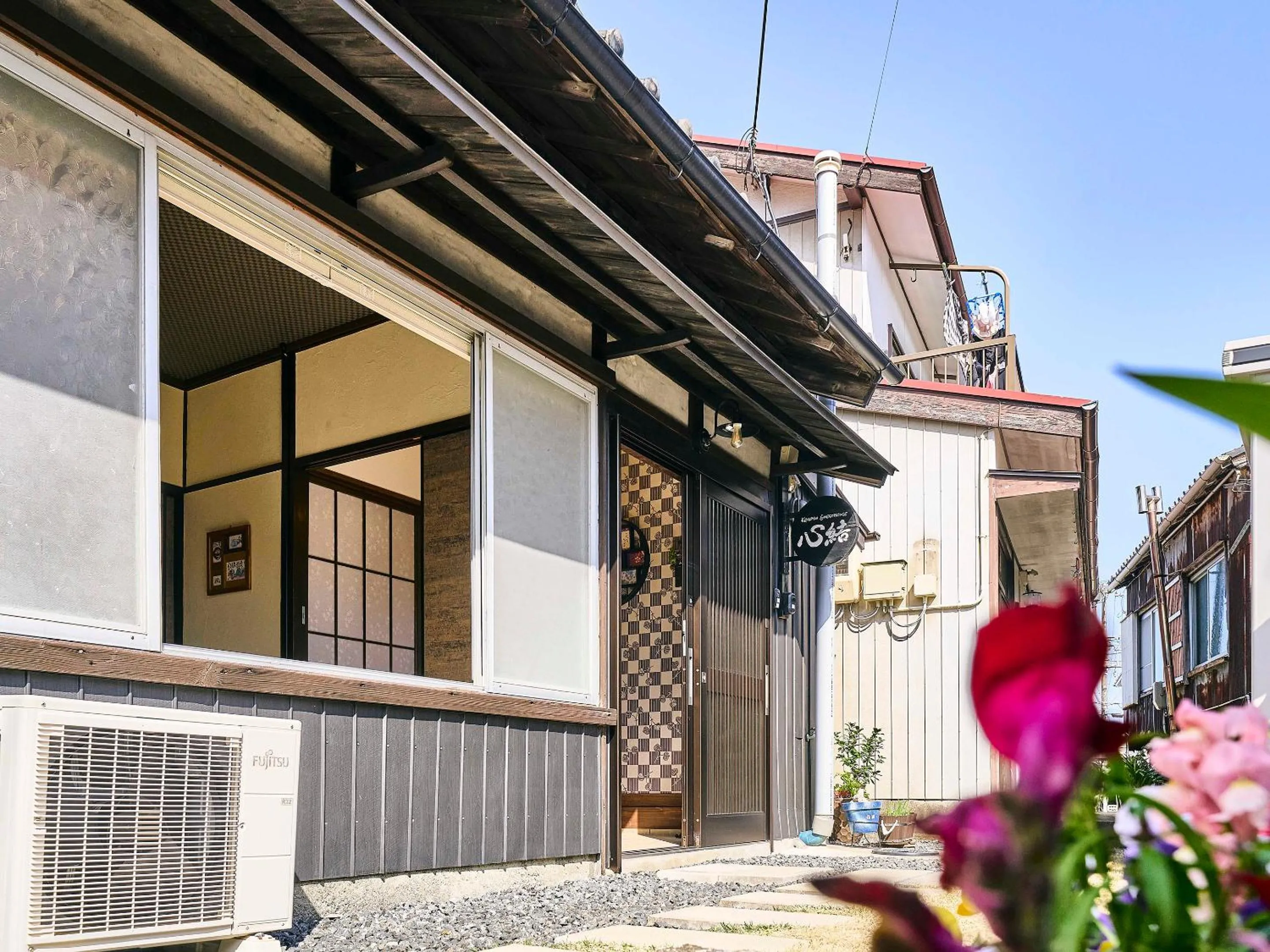 Property building in Kokoyui Guesthouse Shingu