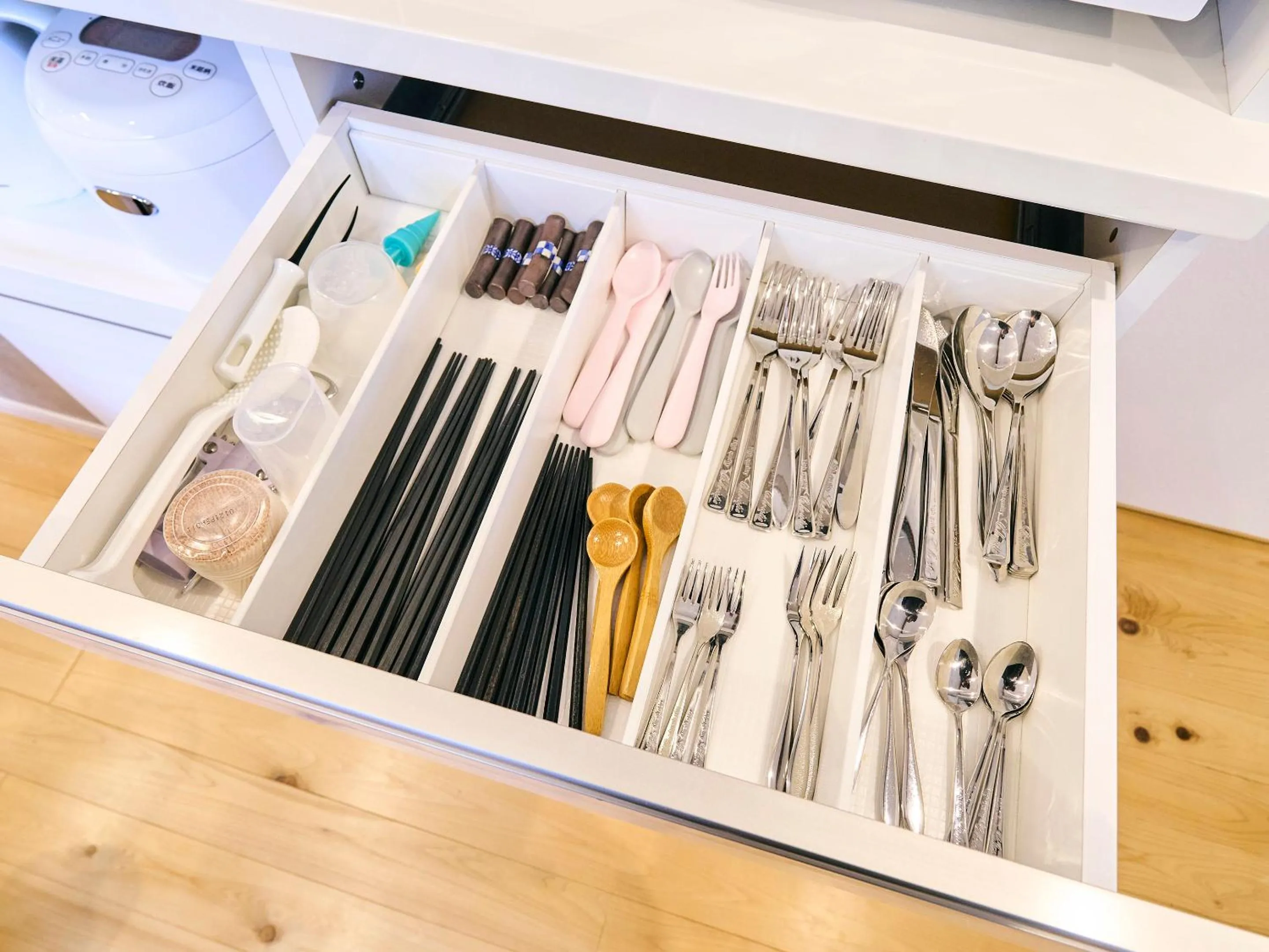 Communal kitchen in Kokoyui Guesthouse Shingu