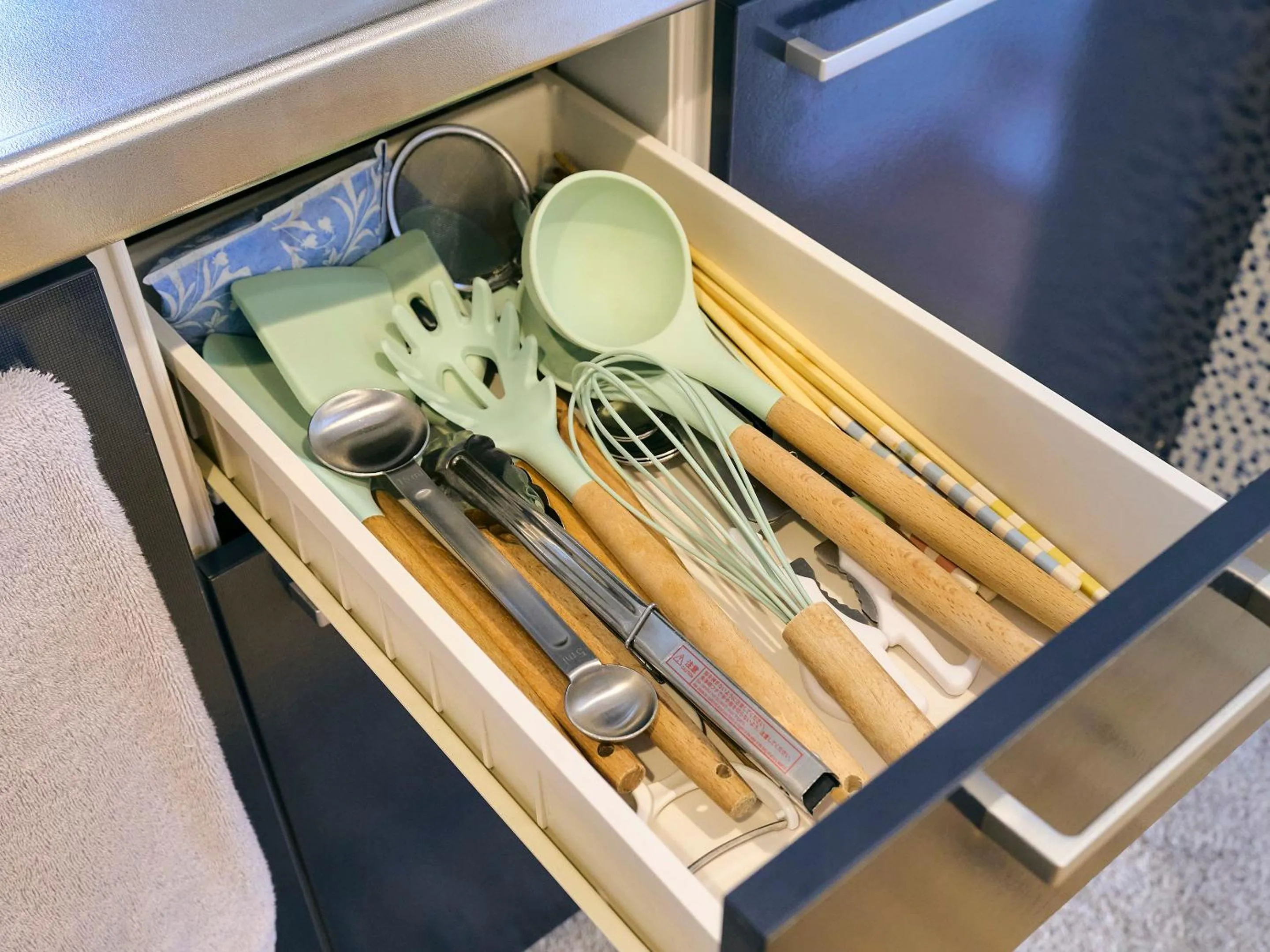 Communal kitchen in Kokoyui Guesthouse Shingu