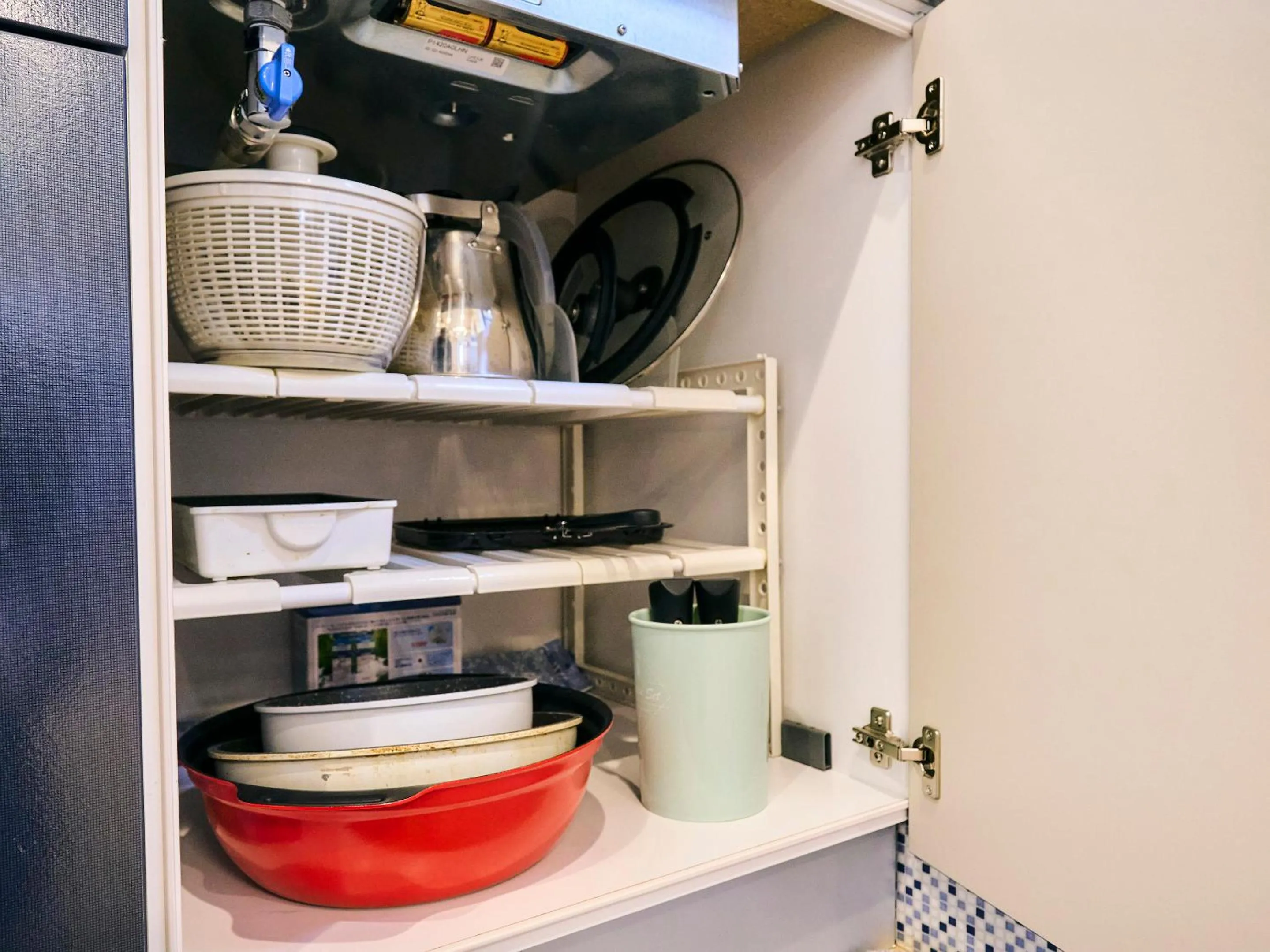 Communal kitchen in Kokoyui Guesthouse Shingu