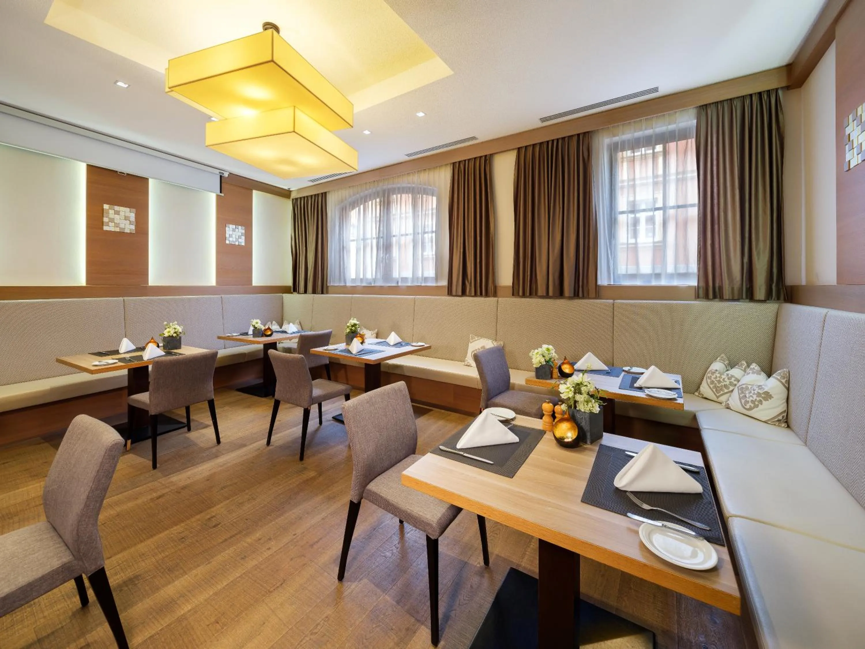 Restaurant/places to eat in Posthotel Walhalla Regensburg Ost