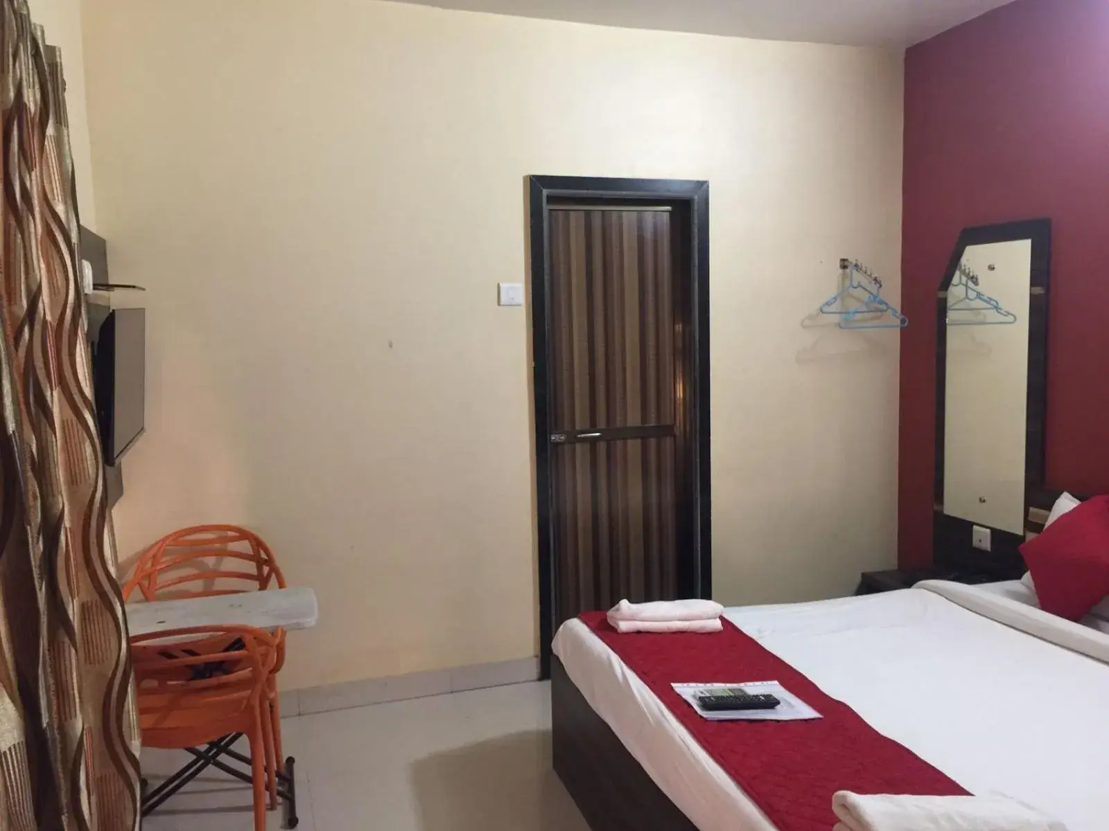 Deluxe Double or Twin Room in Igatpuri Hills Retreat Deluxe Double or Twin Room in Igatpuri Hills Retreat