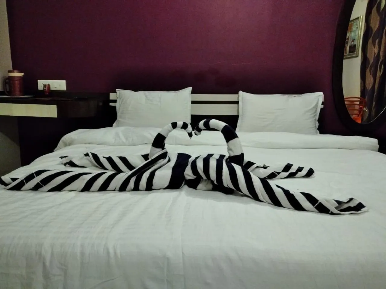 Bed in Igatpuri Hills Retreat