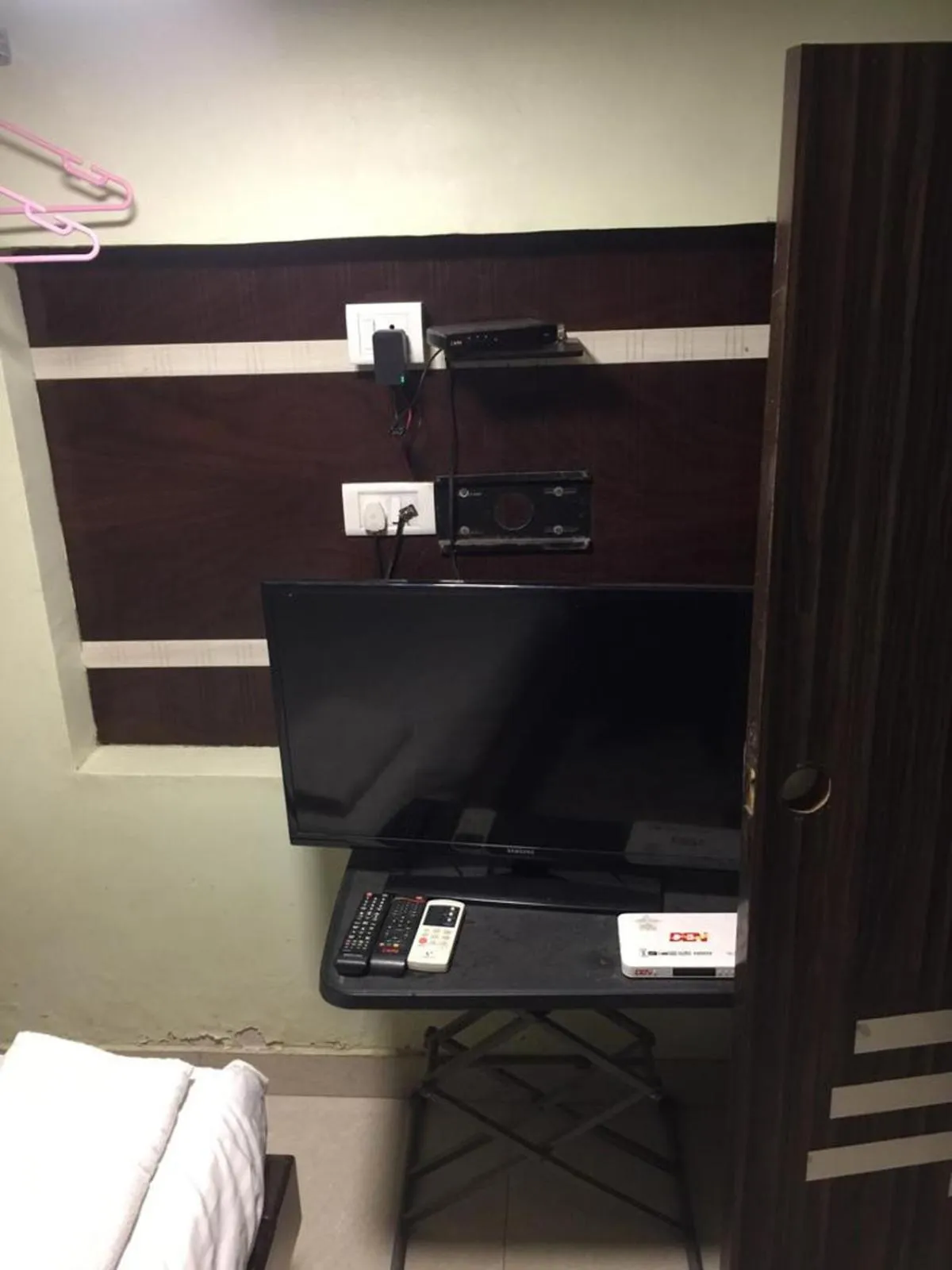 TV and multimedia in Igatpuri Hills Retreat