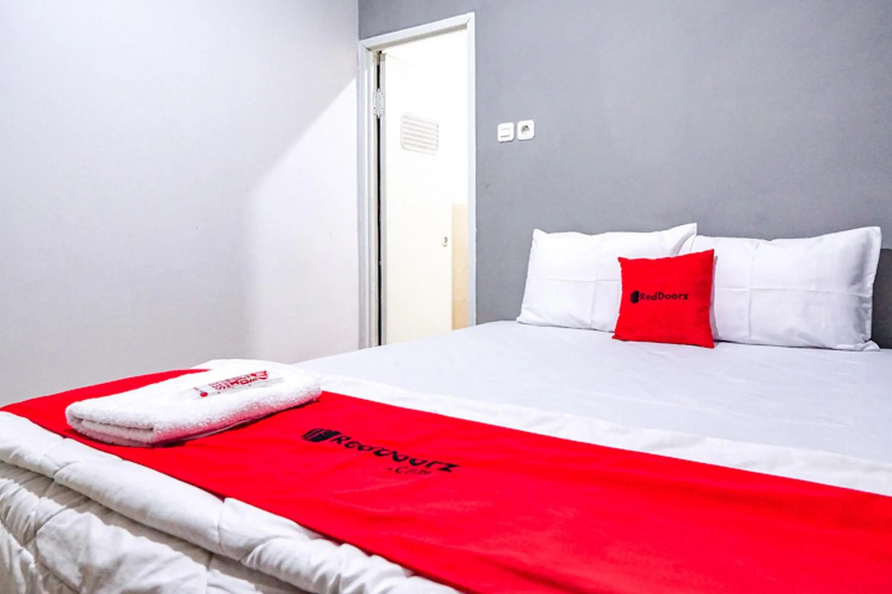 Bed in RedDoorz @ Citraland Surabaya