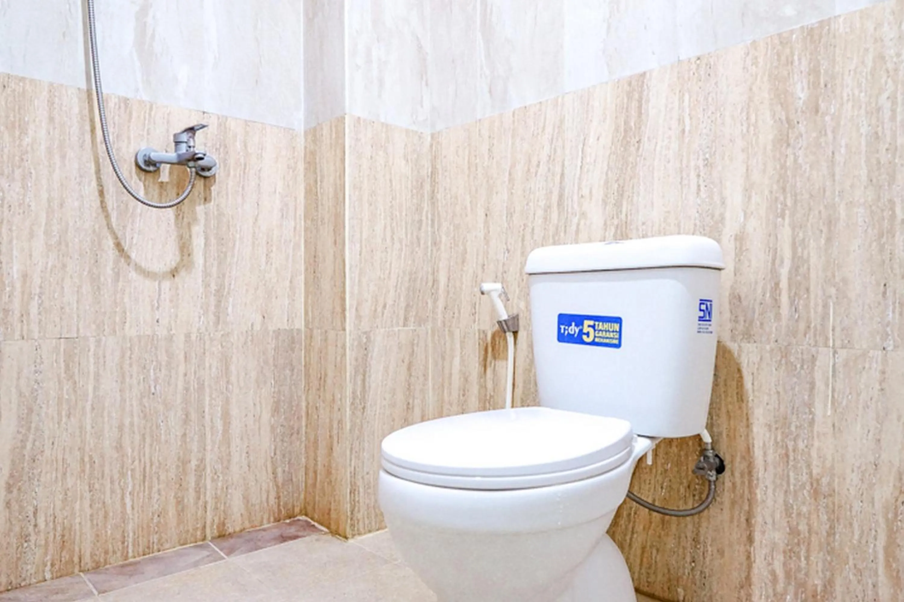 RedDoorz @ Citraland Surabaya