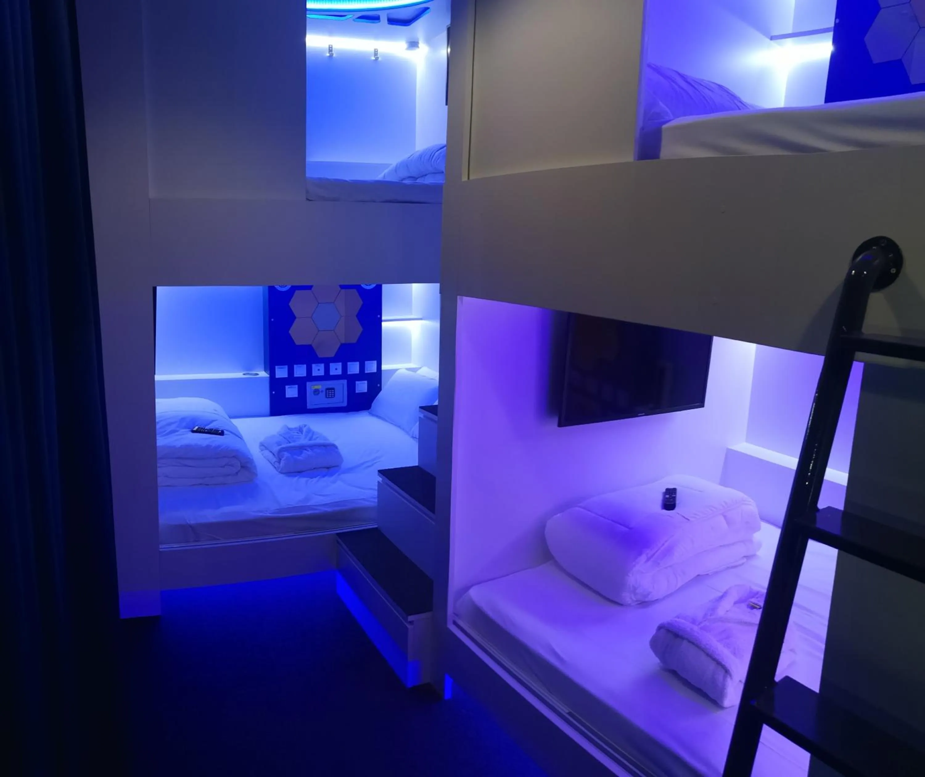 Bed in Modular Rooms