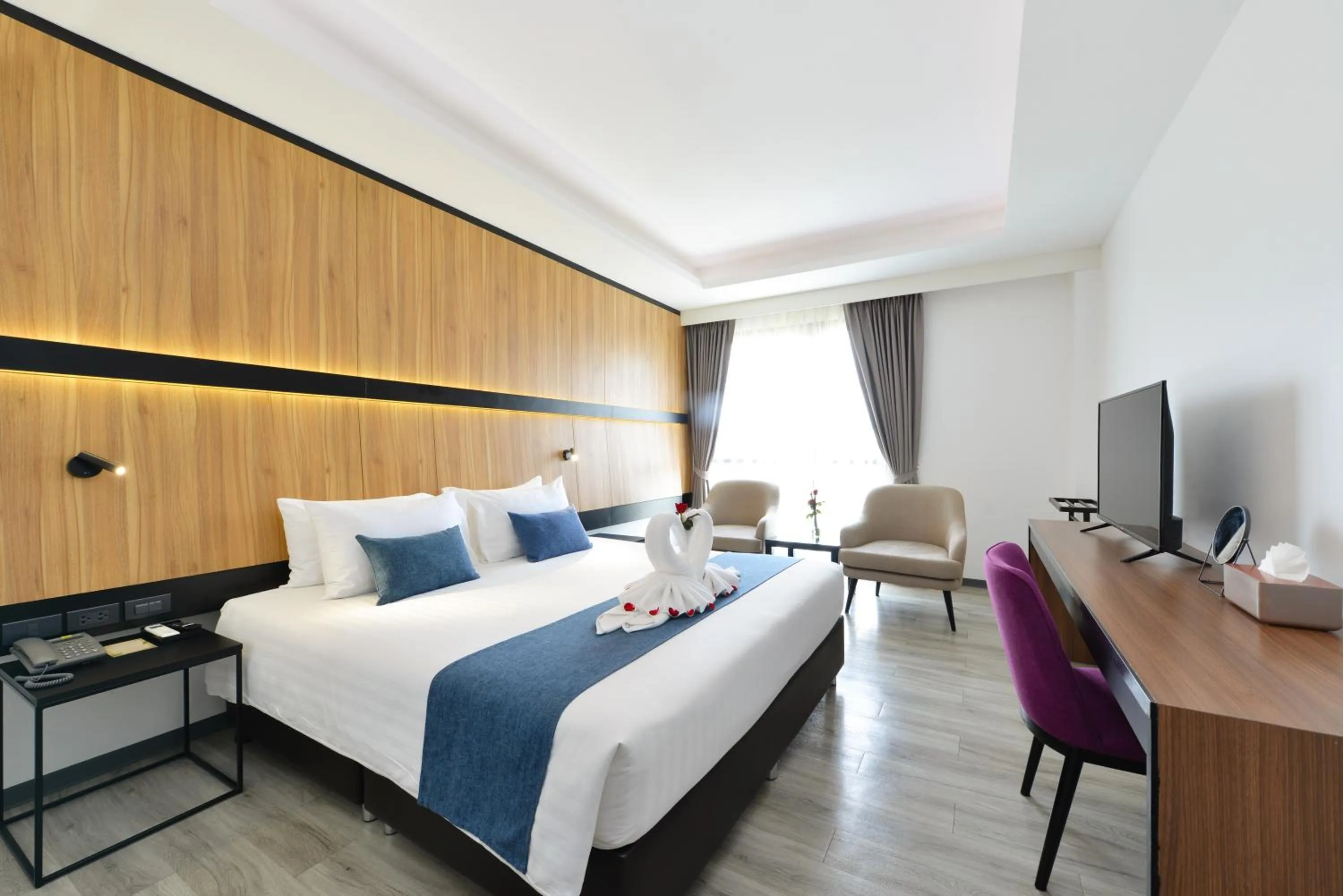 Bedroom, Bed in Gate43 Airport Hotel