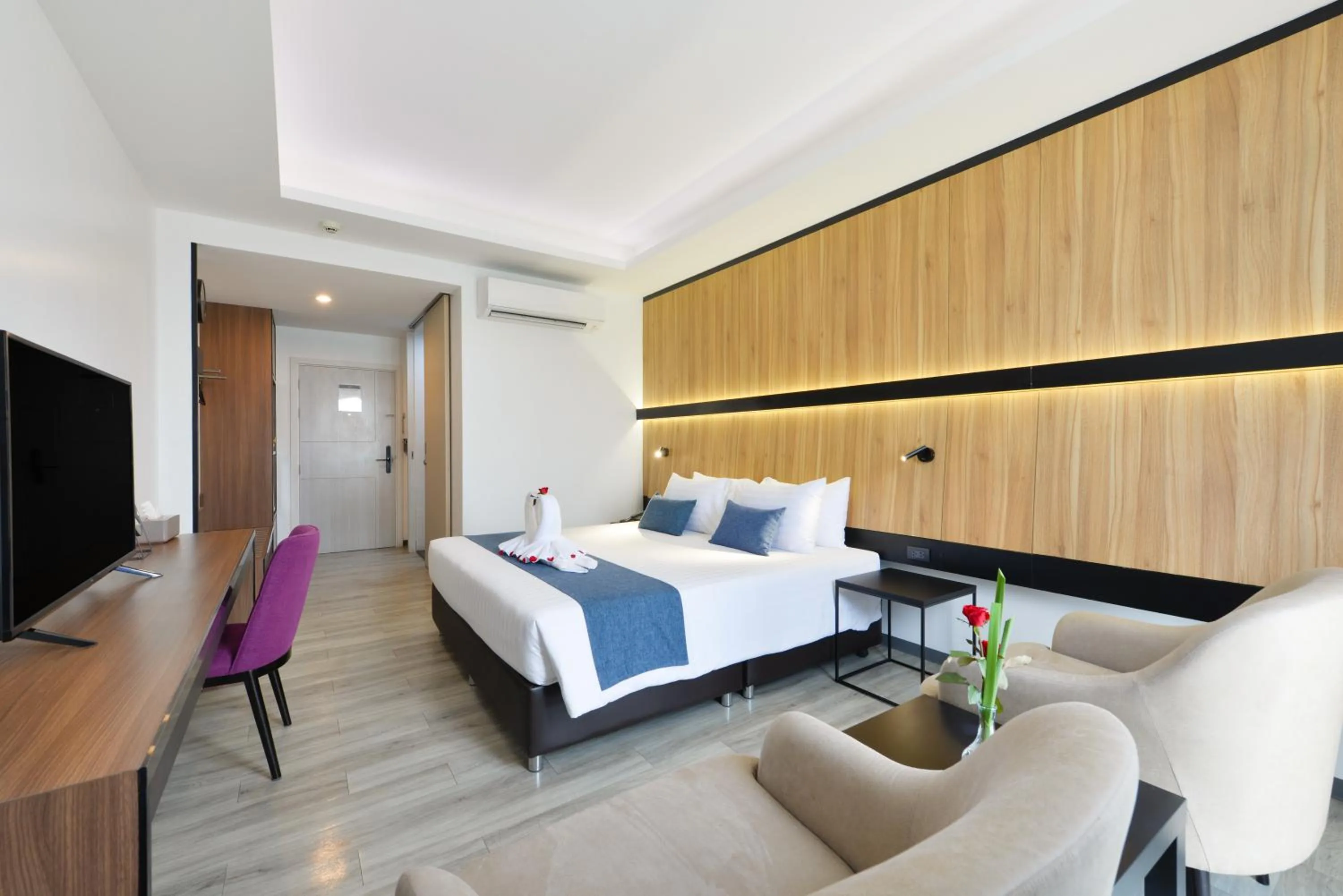 Bedroom, Bed in Gate43 Airport Hotel