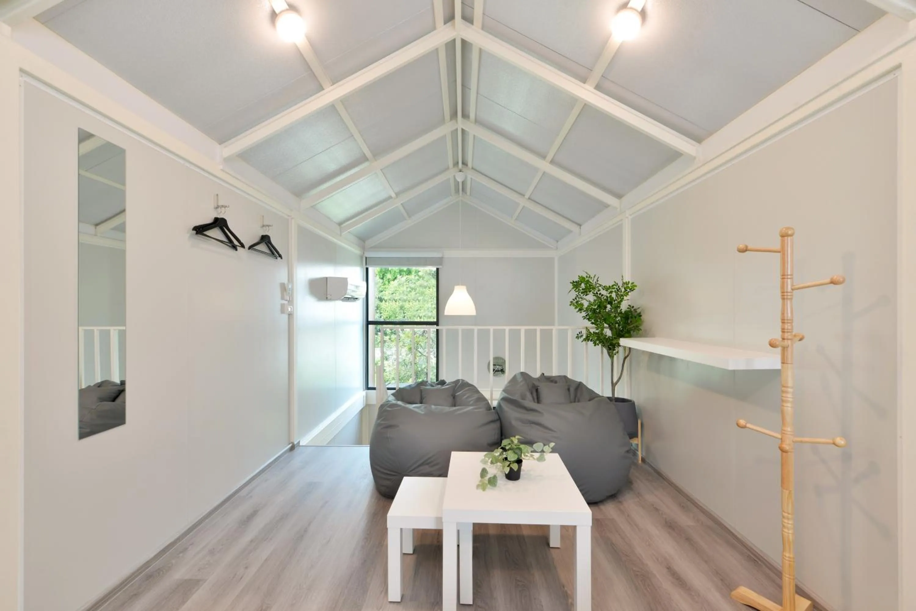 Living room in Gate43 Airport Hotel