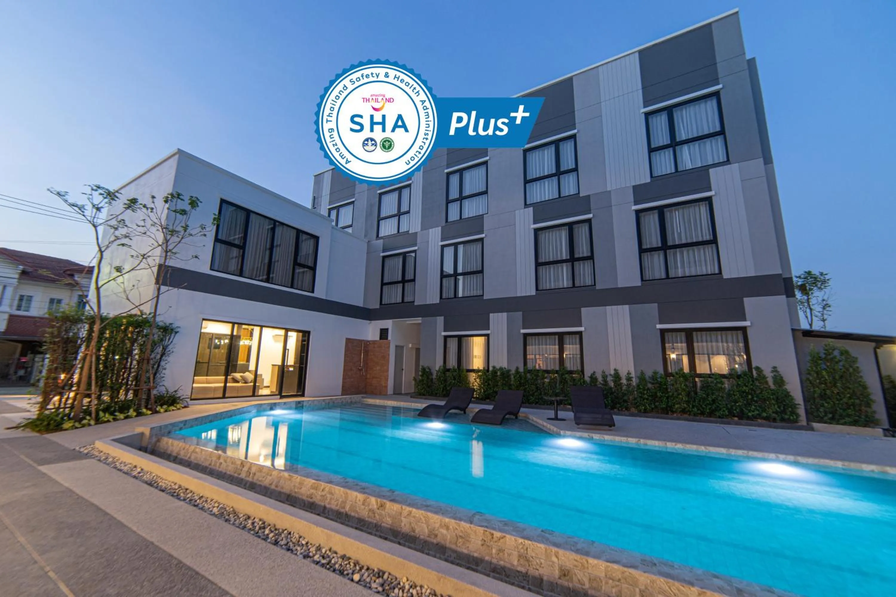 Property building in Gate43 Airport Hotel