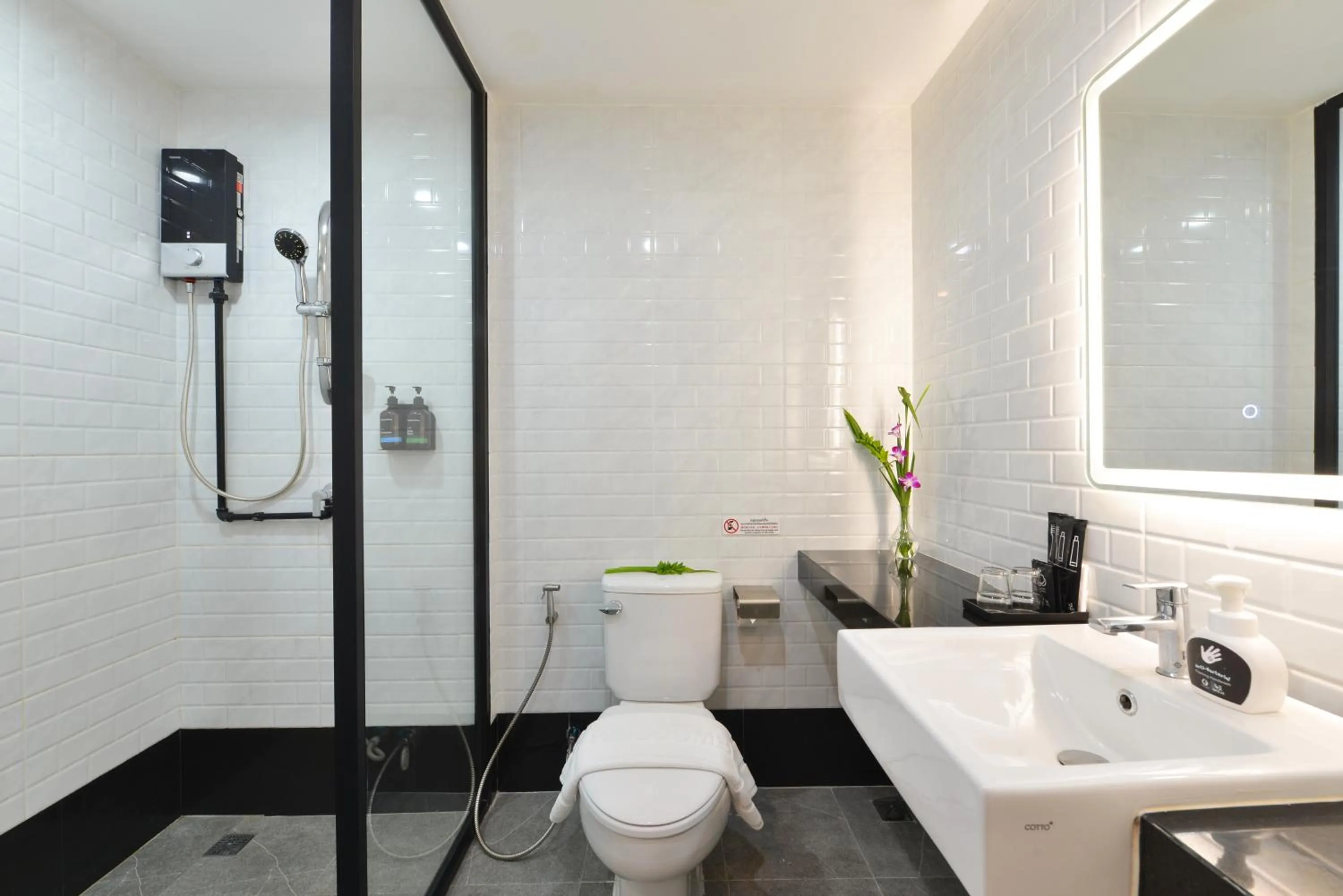 Bathroom in Gate43 Airport Hotel