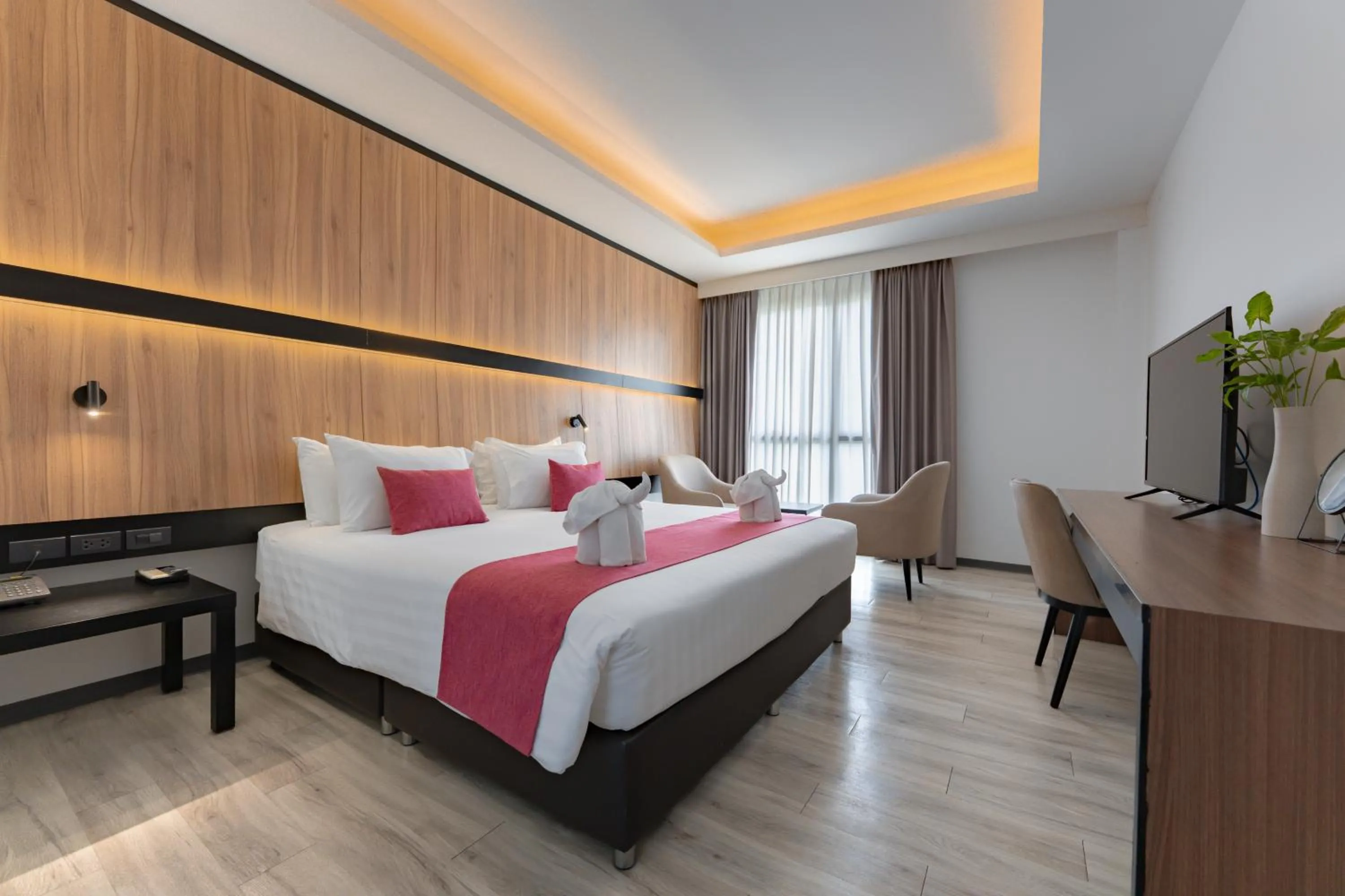 Bedroom, Bed in Gate43 Airport Hotel