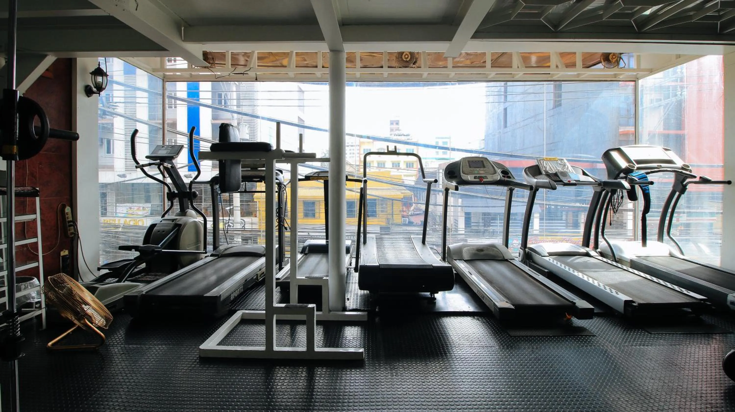 Fitness centre/facilities in RedDoorz at The Providence Tower