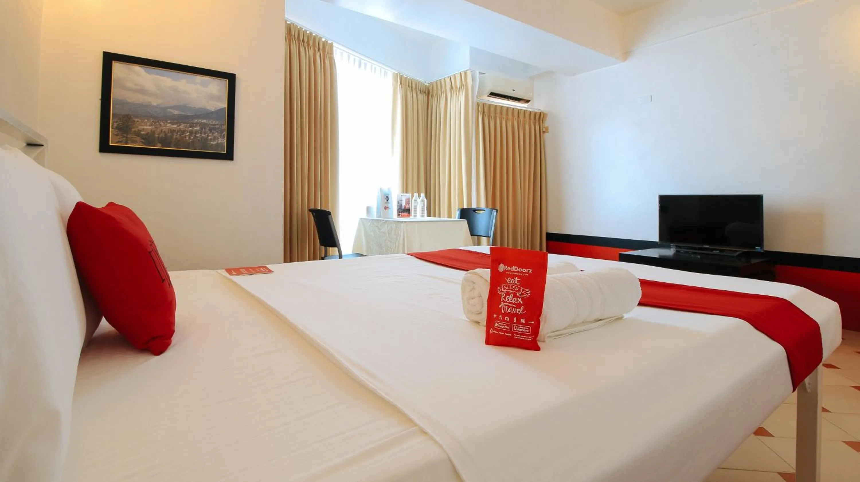 Photo of the whole room, Bed in RedDoorz at The Providence Tower