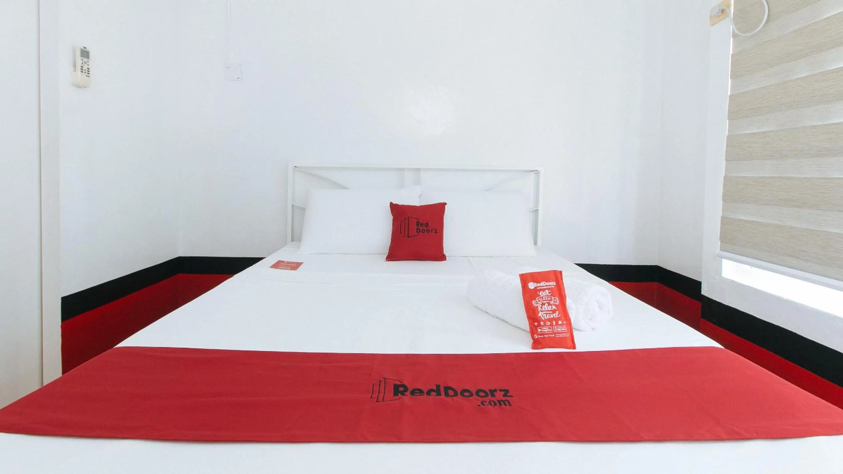 Photo of the whole room, Bed in RedDoorz at The Providence Tower