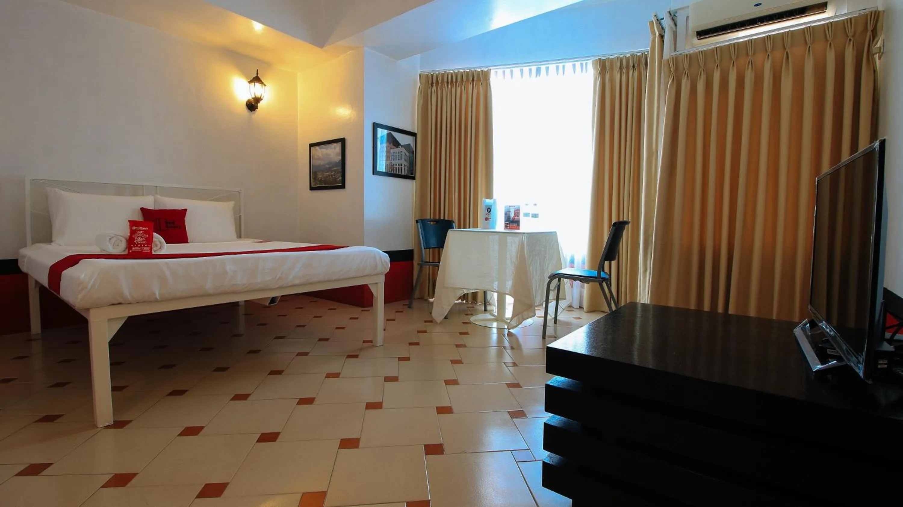 Photo of the whole room, Bed in RedDoorz at The Providence Tower