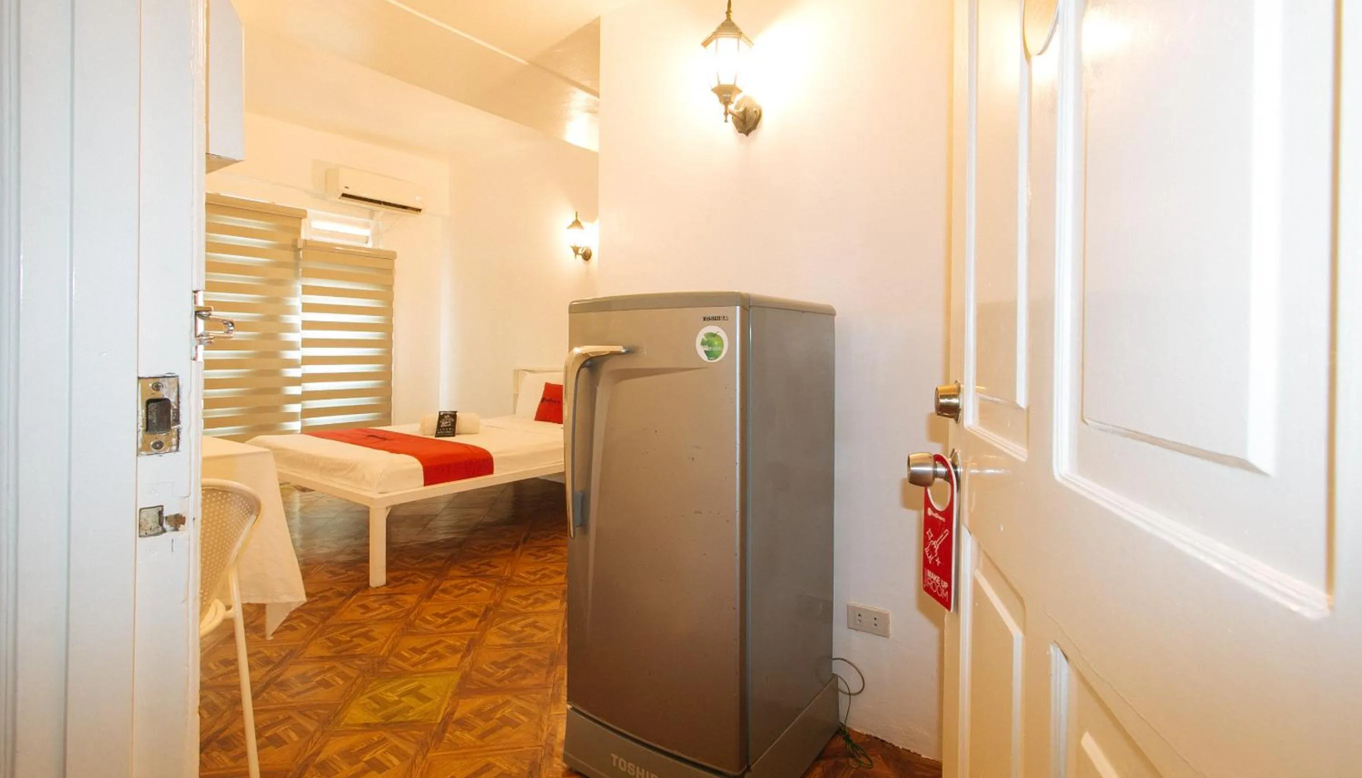 Photo of the whole room, Bed in RedDoorz at The Providence Tower