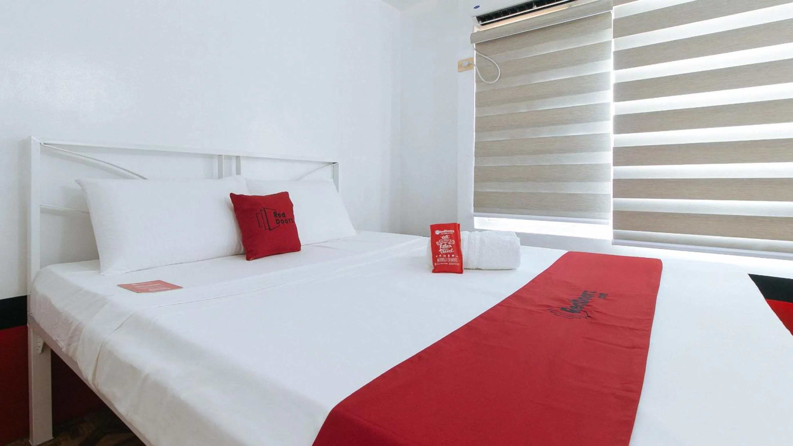 Bedroom, Bed in RedDoorz at The Providence Tower