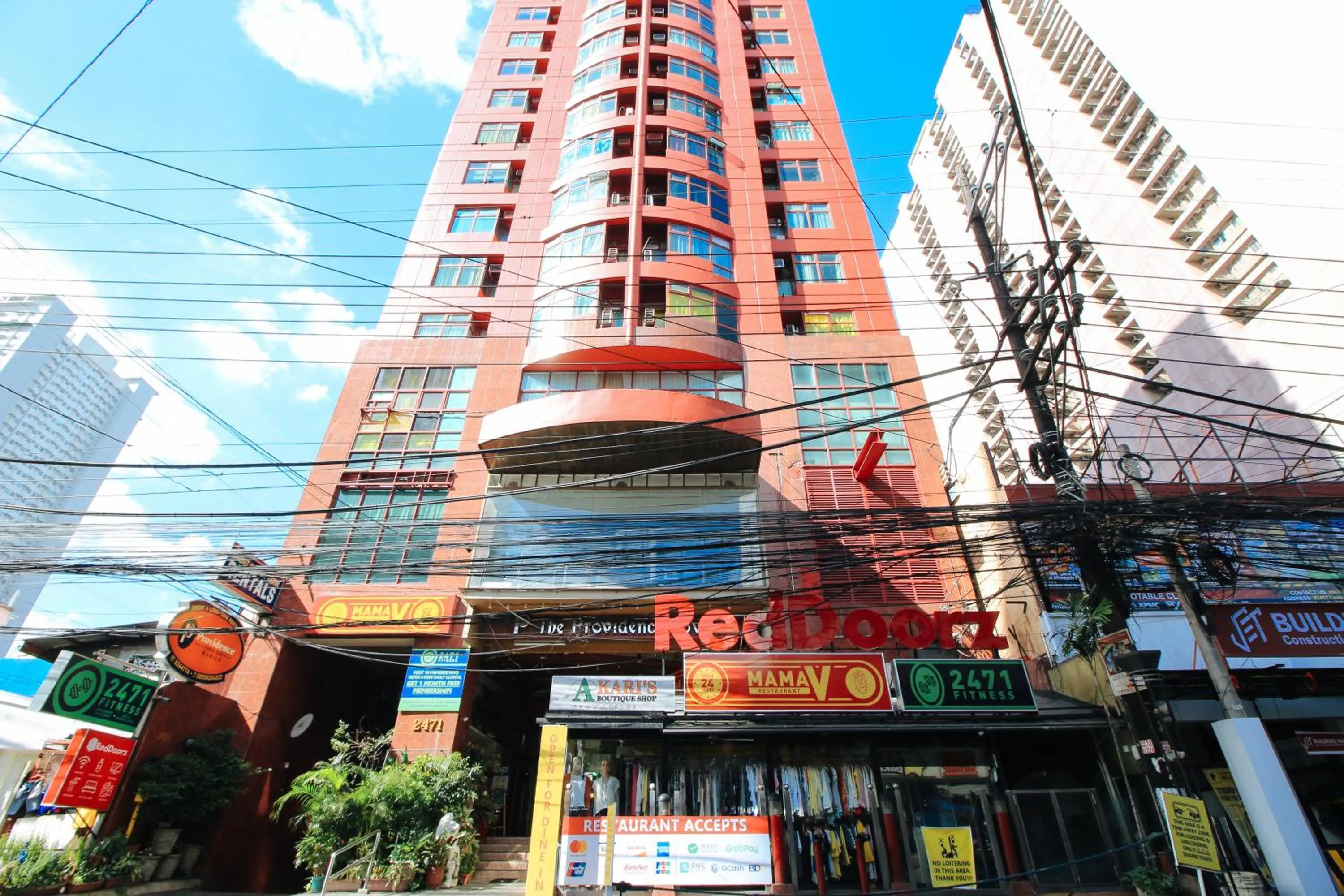 Facade/entrance in RedDoorz at The Providence Tower