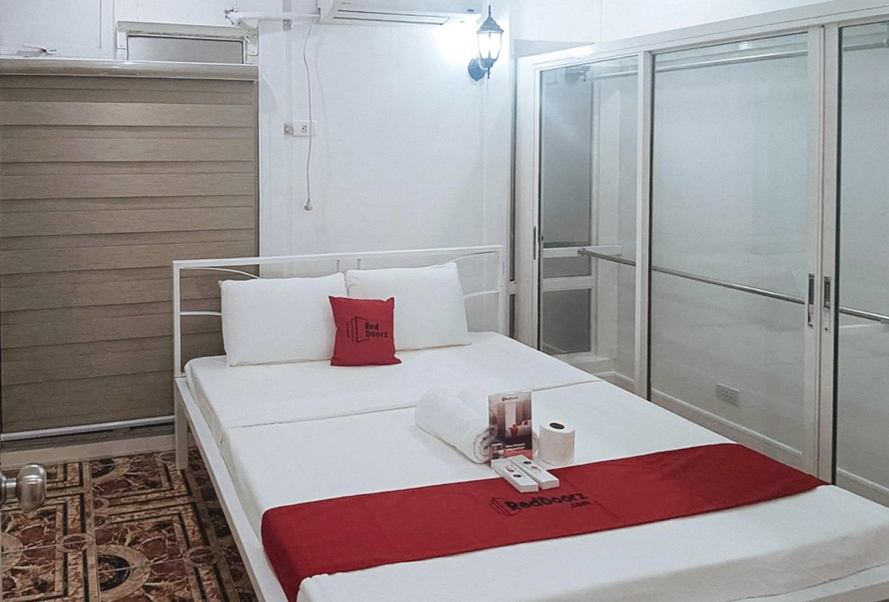 Bedroom, Bed in RedDoorz at The Providence Tower