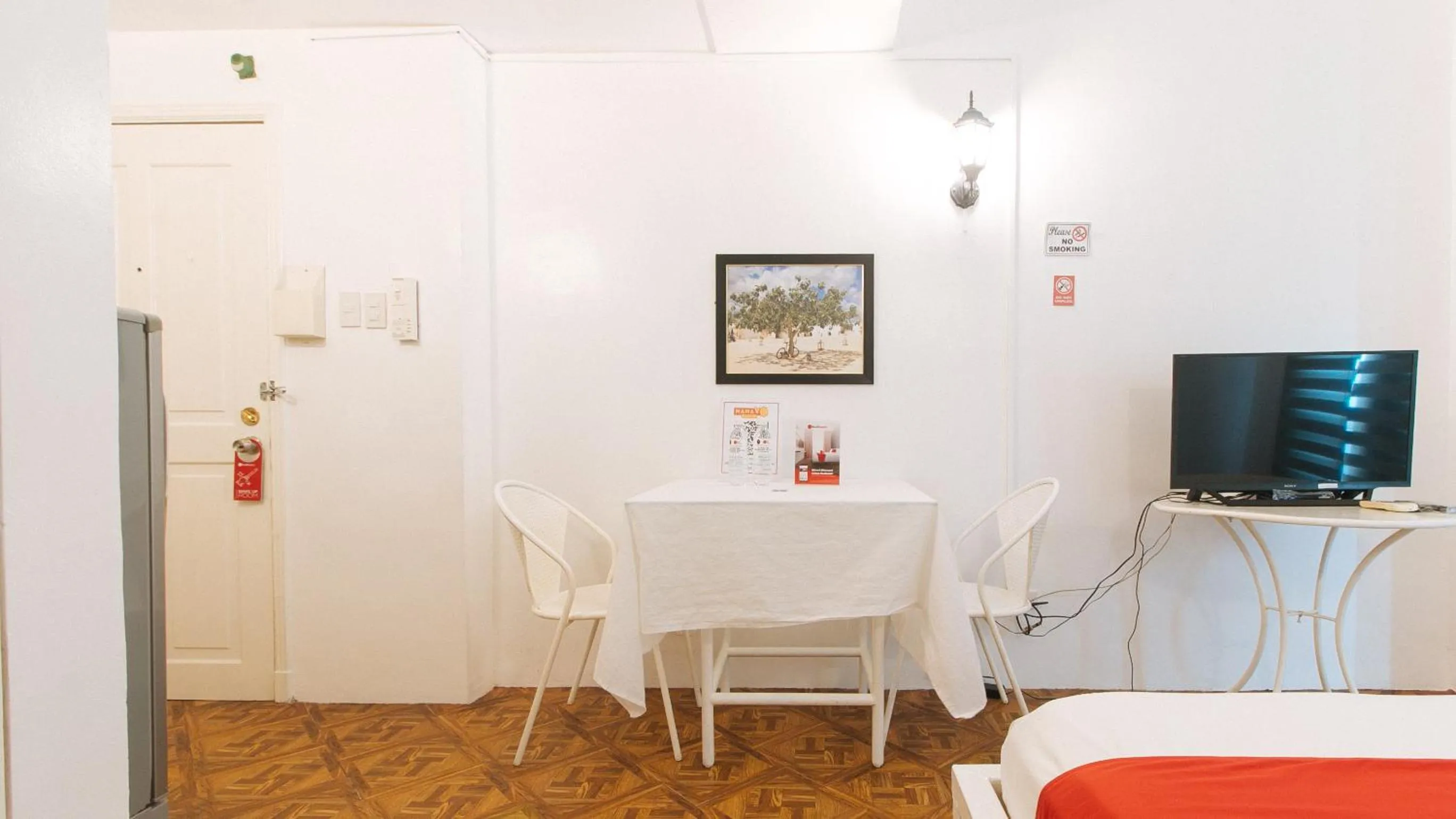 Dining area in RedDoorz at The Providence Tower