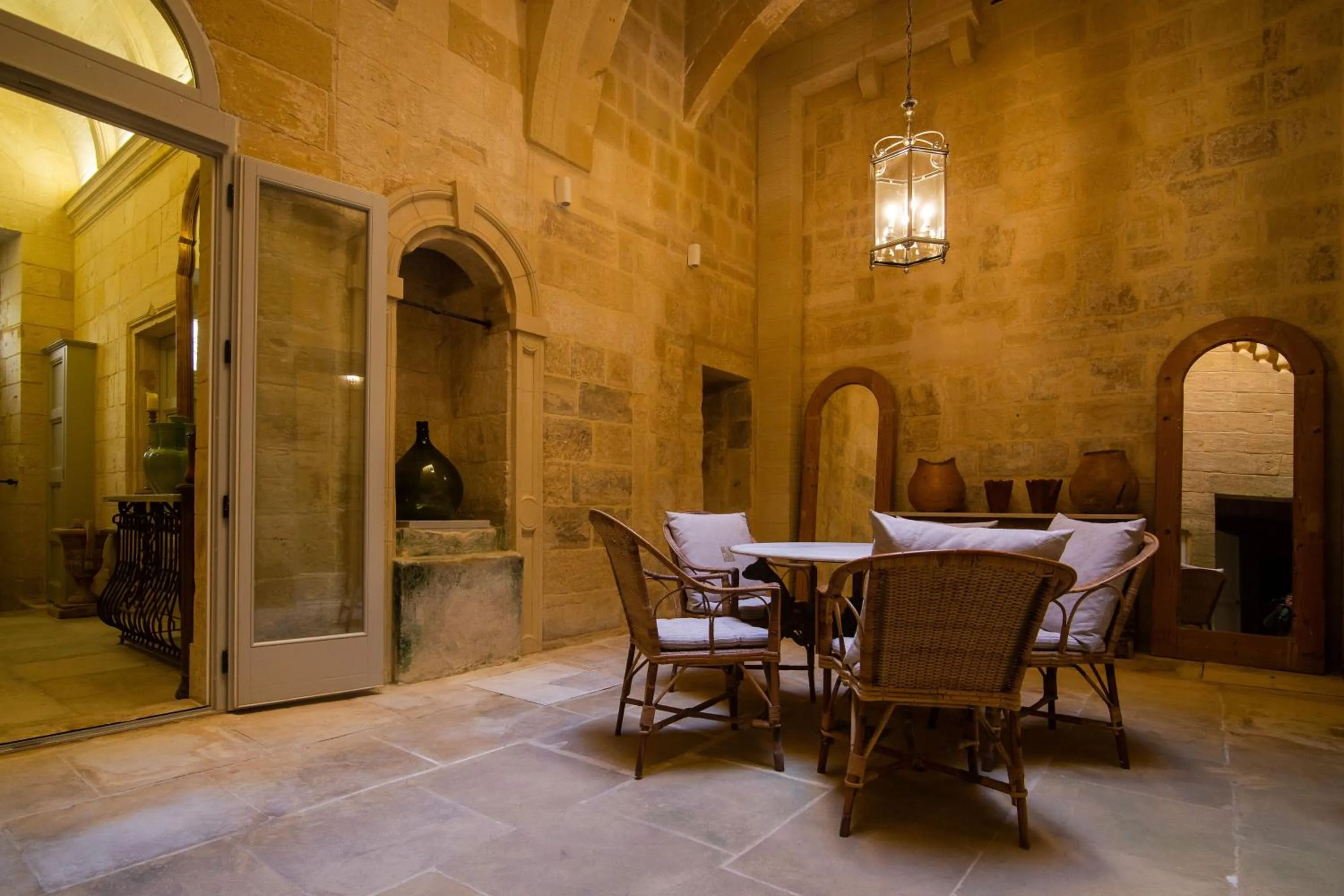 Garden in Palazzino Birgu Host Family Bed and Breakfast