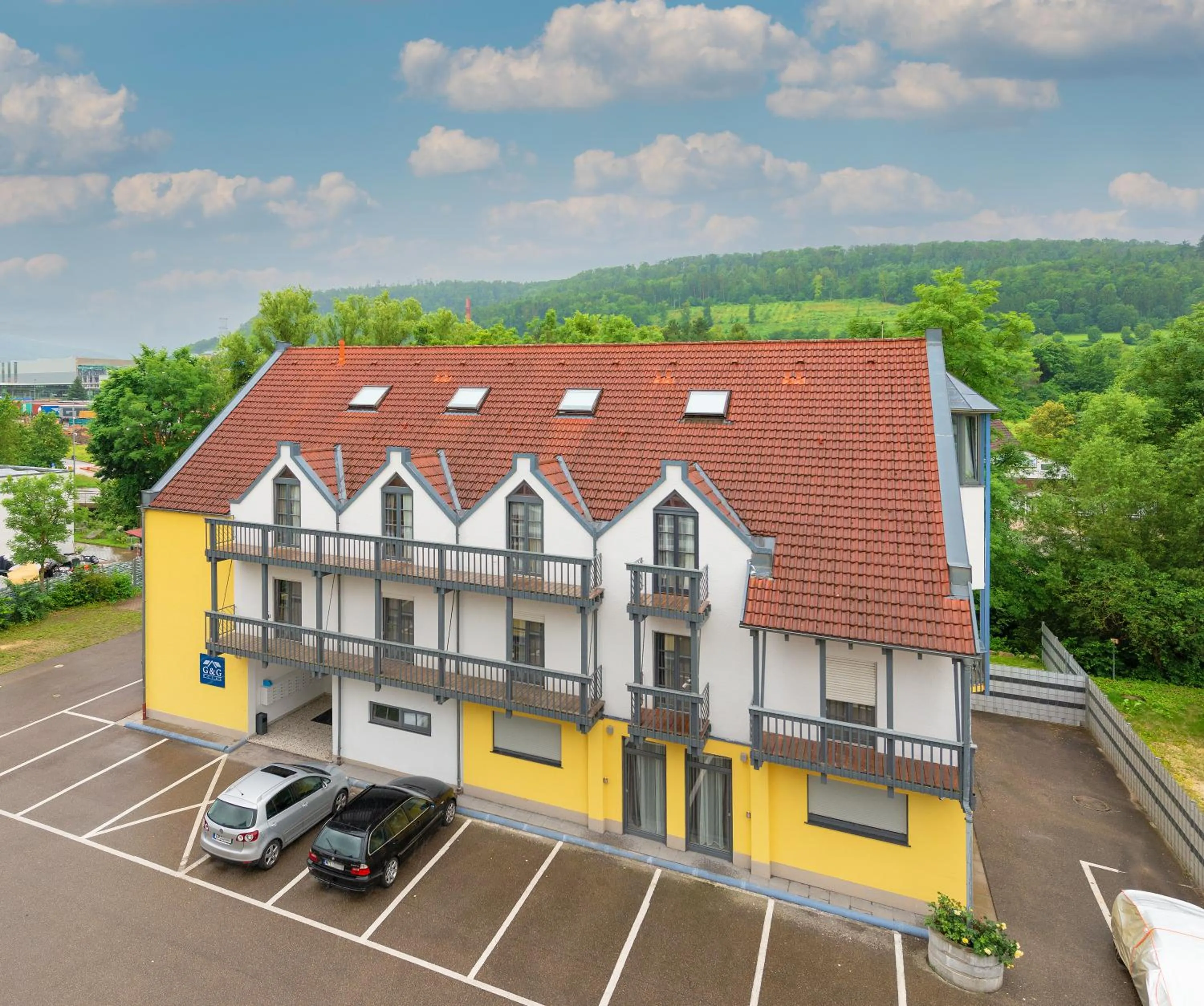 Property building in G&G Boardinghouse