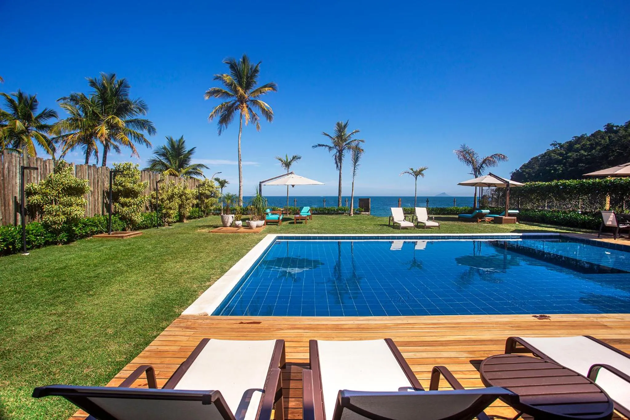 Pool view in Residencial Marina Del Sol