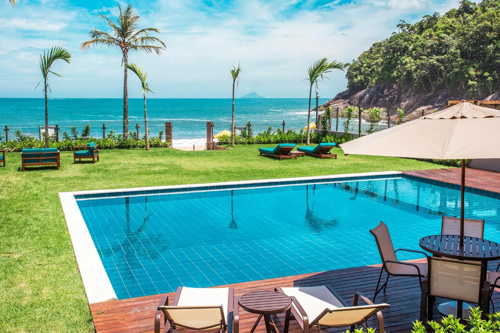 Pool view in Residencial Marina Del Sol