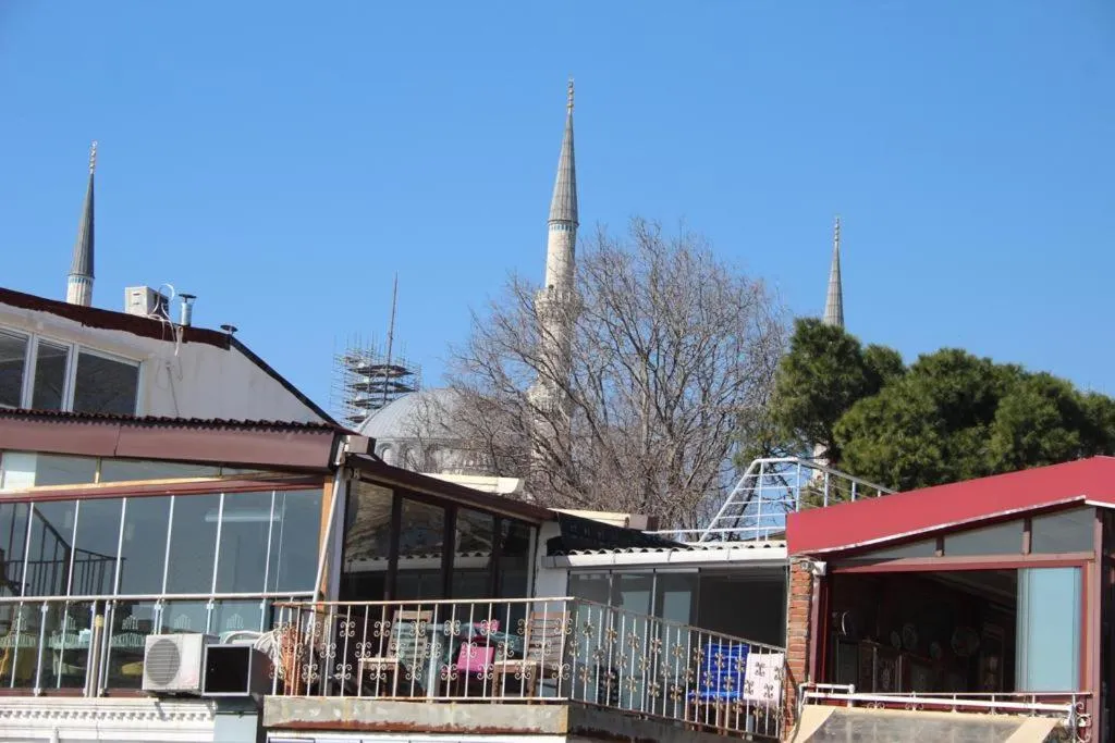 Property building in Bahaus Guesthouse Hostel