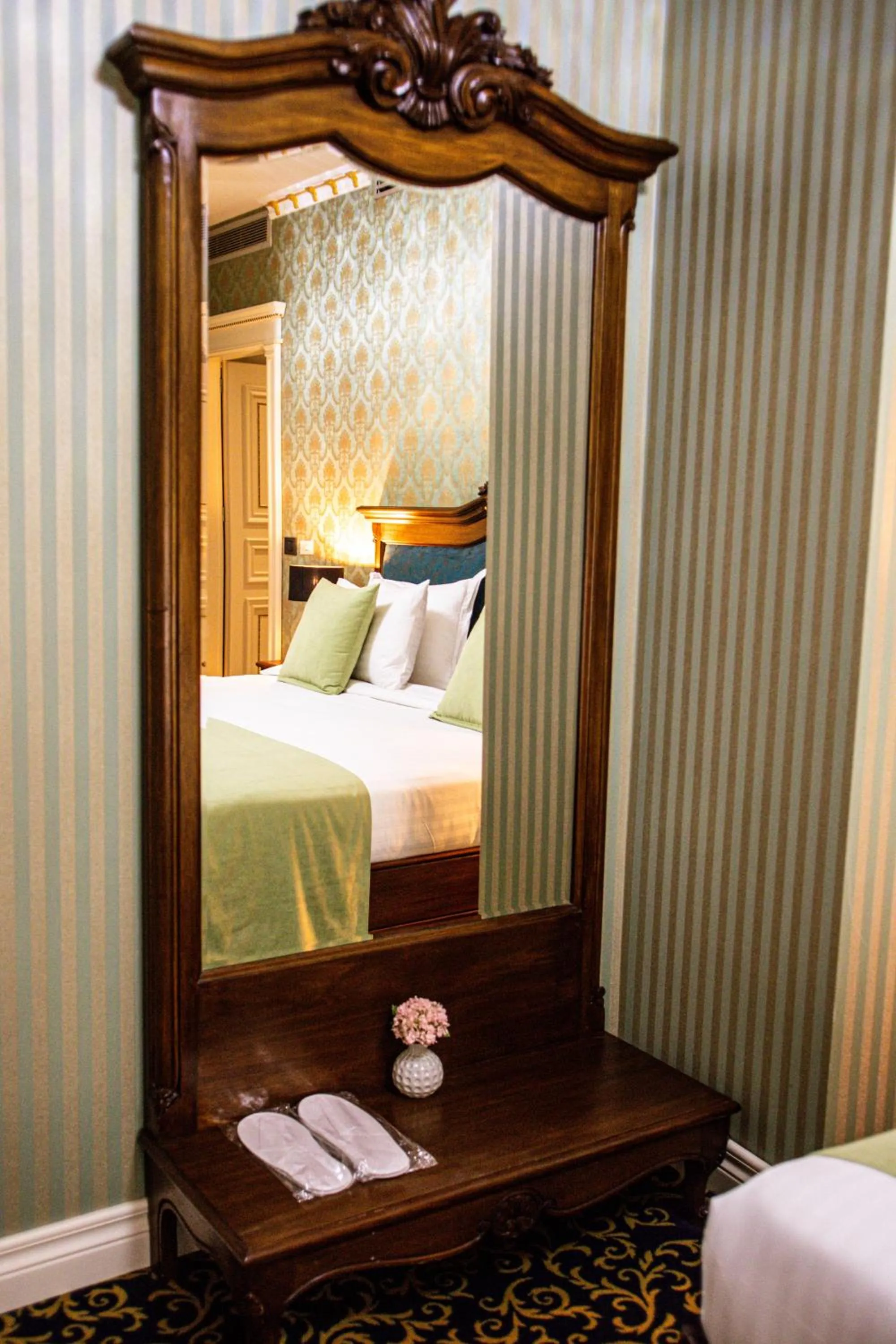 Photo of the whole room in Envy Hotel