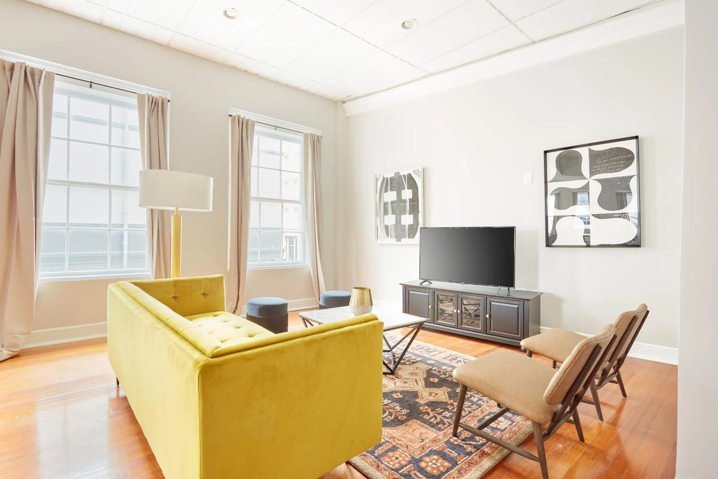 Sonder Baronne Manor