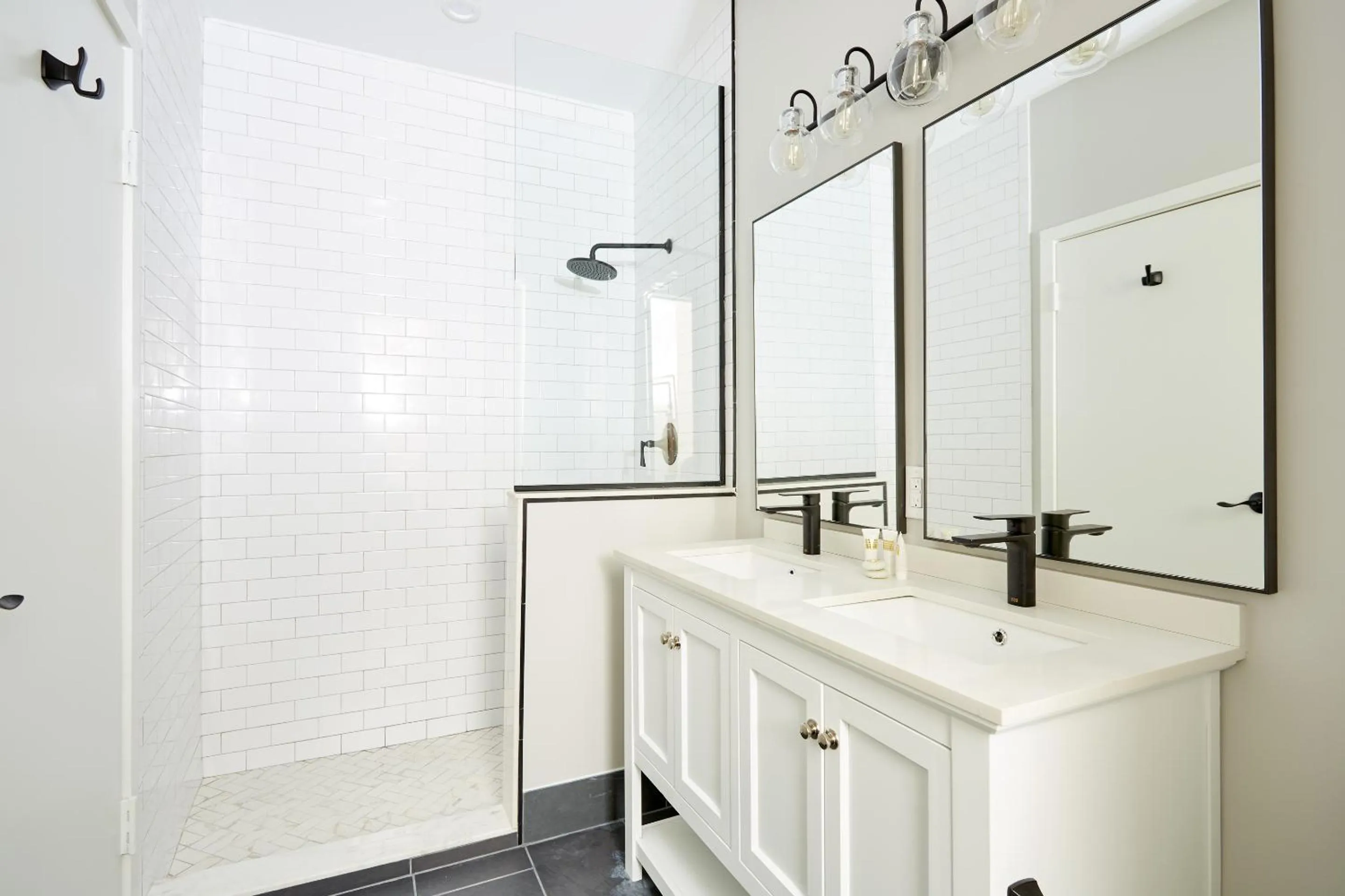 Sonder Baronne Manor